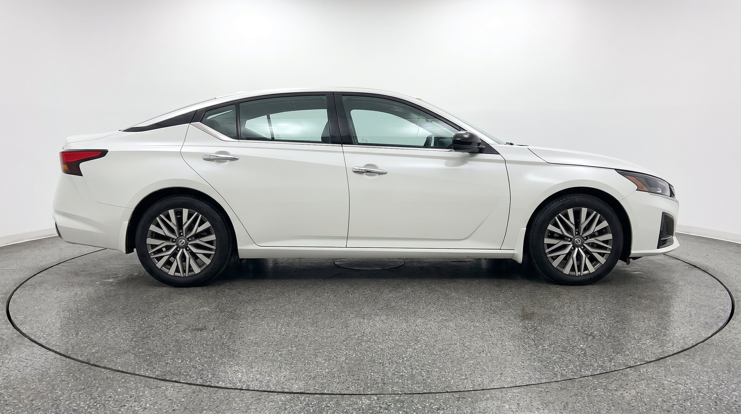 Thumbnail: 2025 Nissan Altima - 10
