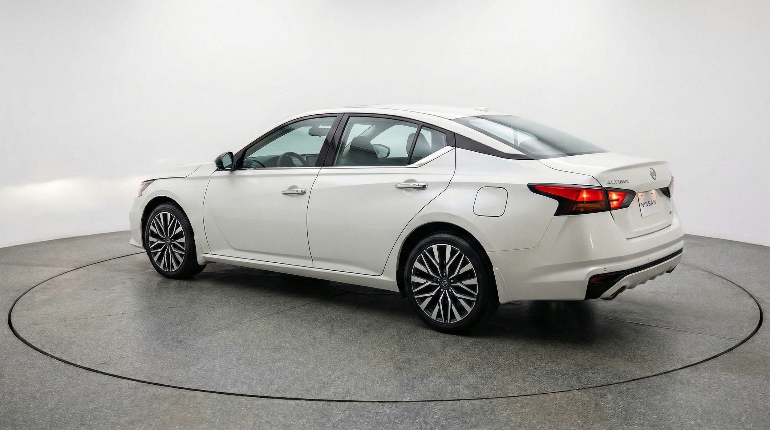 Thumbnail: 2025 Nissan Altima - 5