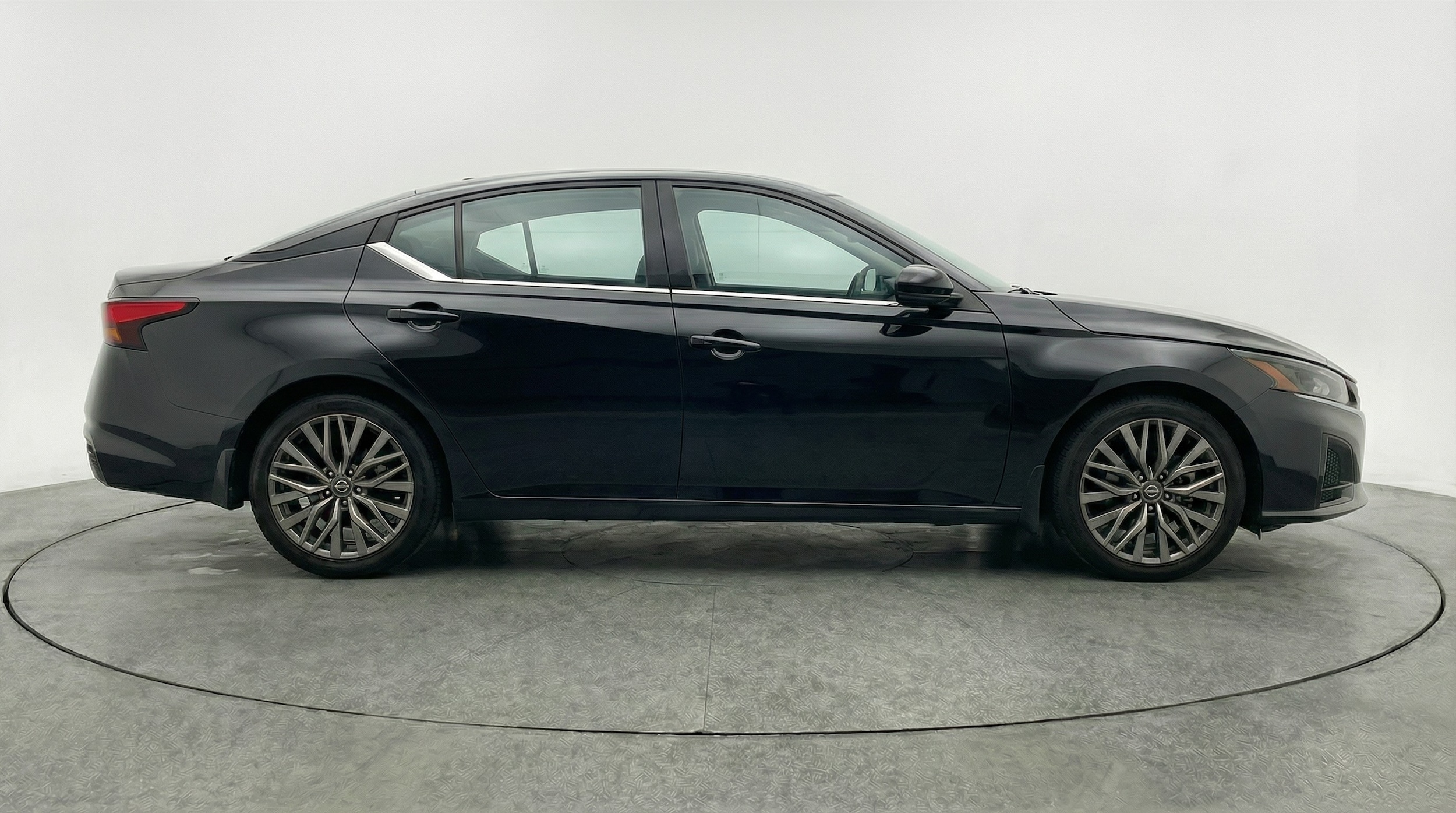 Thumbnail: 2025 Nissan Altima - 8