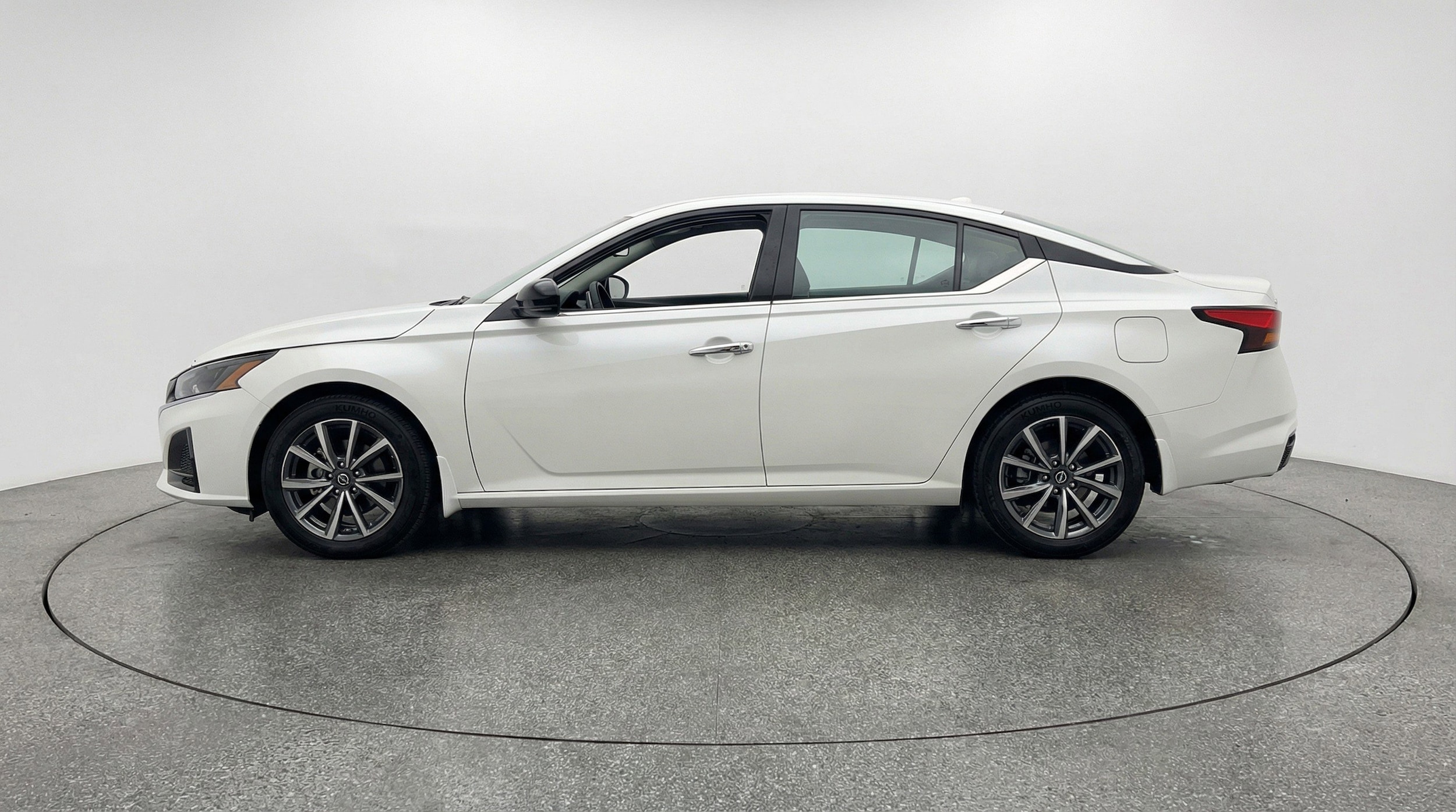 Thumbnail: 2025 Nissan Altima - 5