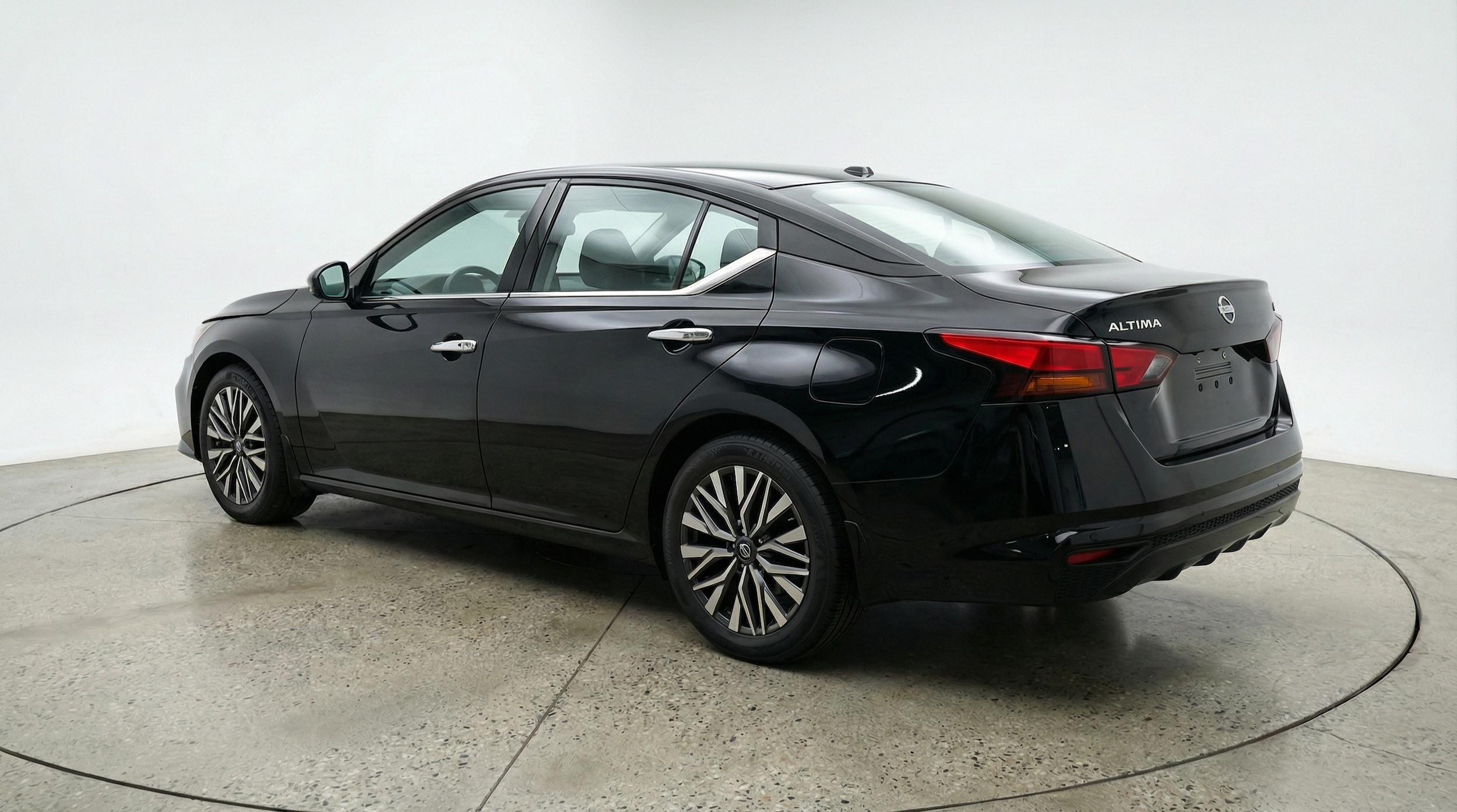 Thumbnail: 2025 Nissan Altima - 5