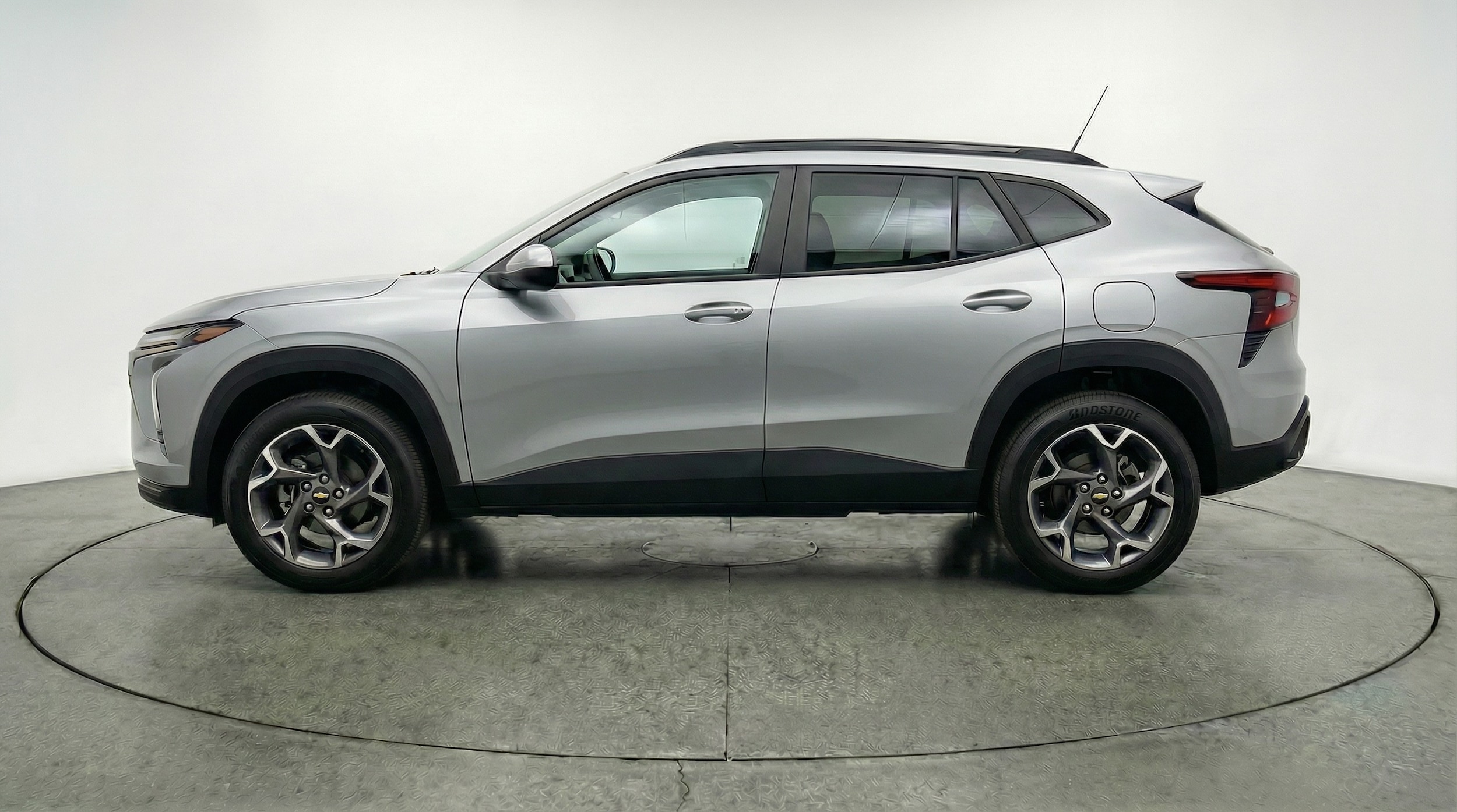 Thumbnail: 2025 Chevrolet Trax - 4