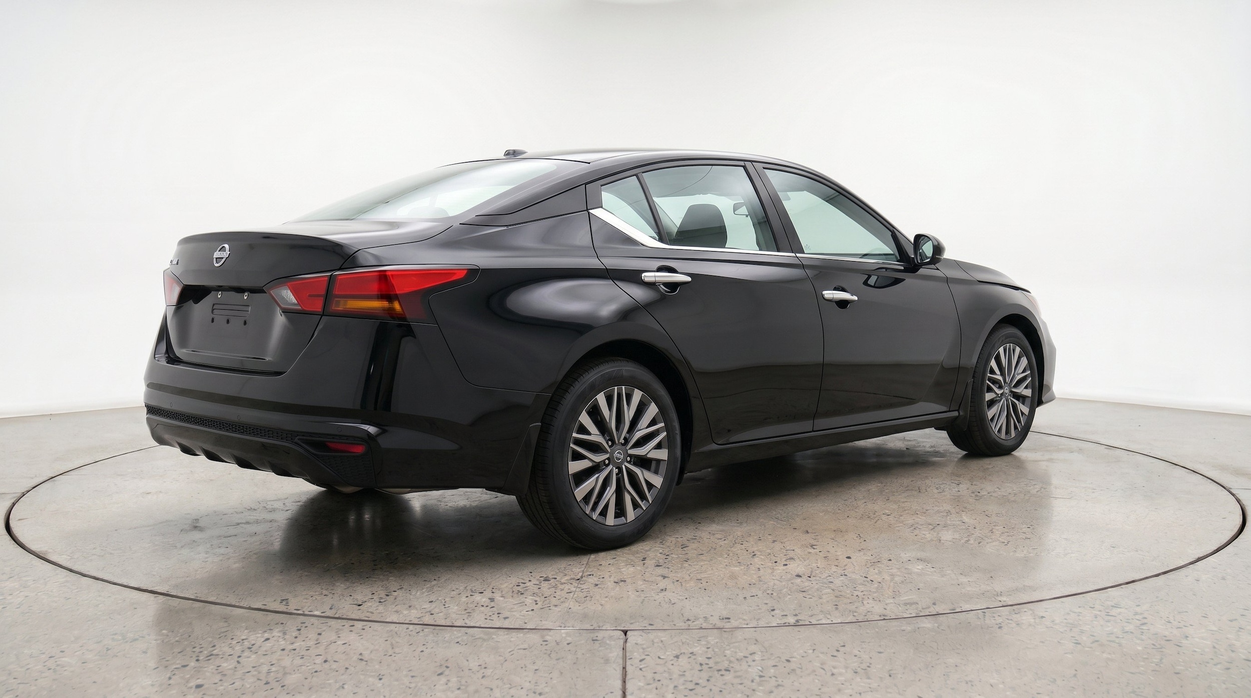 Thumbnail: 2025 Nissan Altima - 9