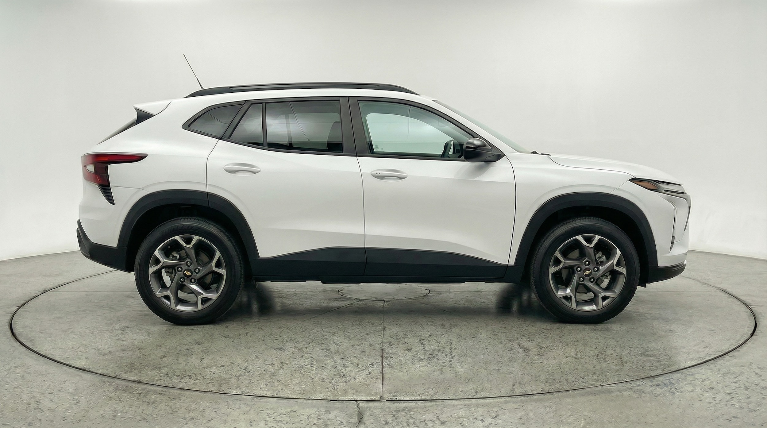 Thumbnail: 2025 Chevrolet Trax - 8