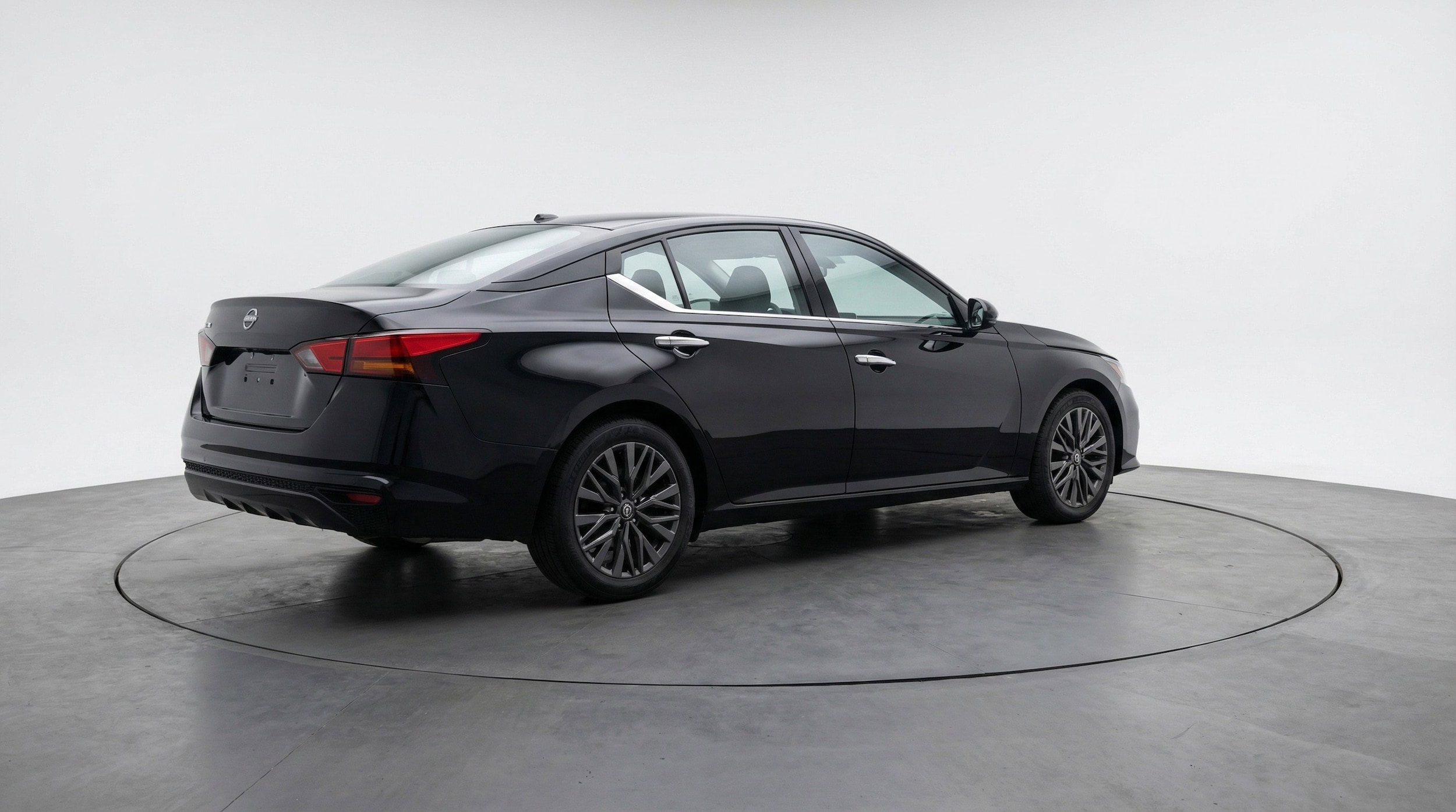 Thumbnail: 2025 Nissan Altima - 9