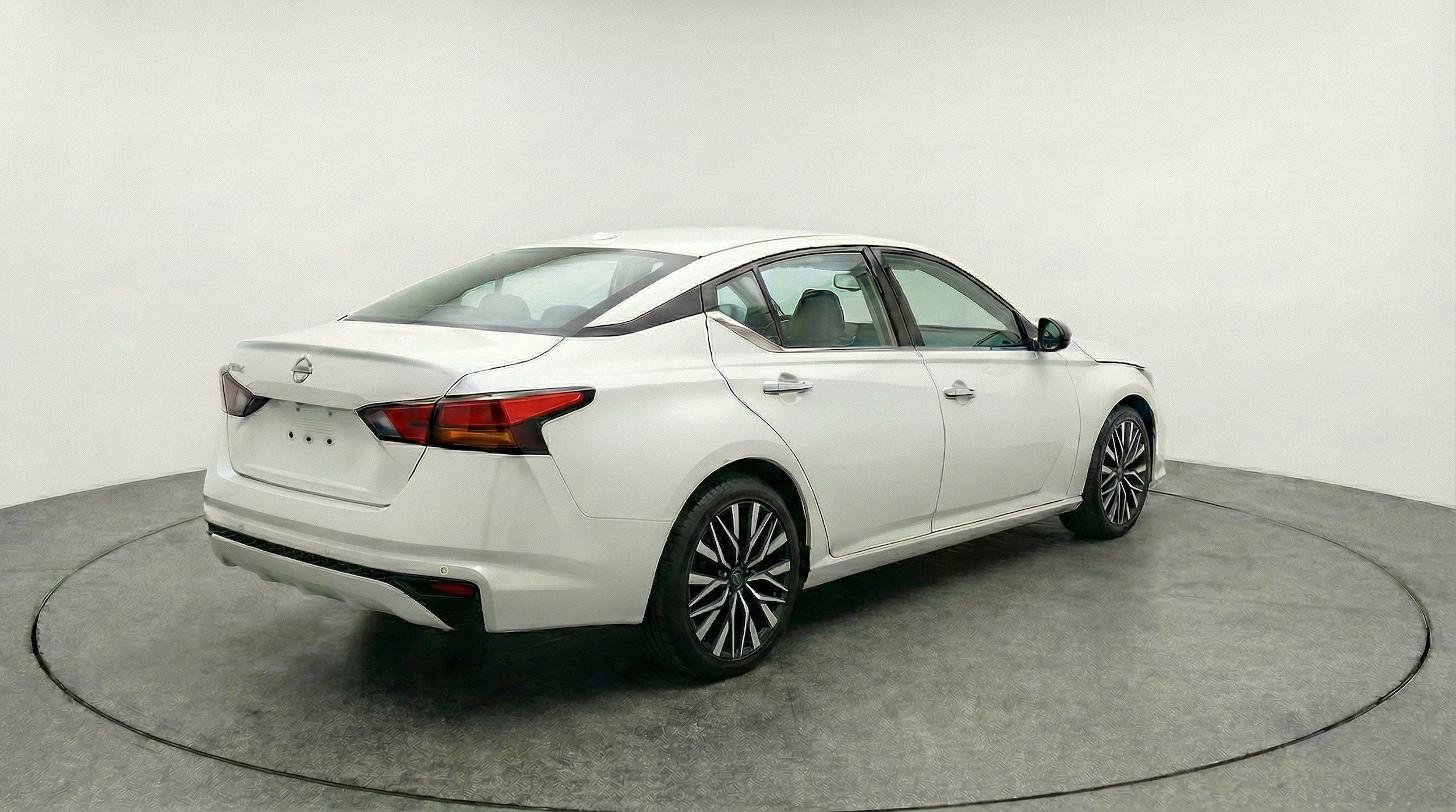 Thumbnail: 2025 Nissan Altima - 9
