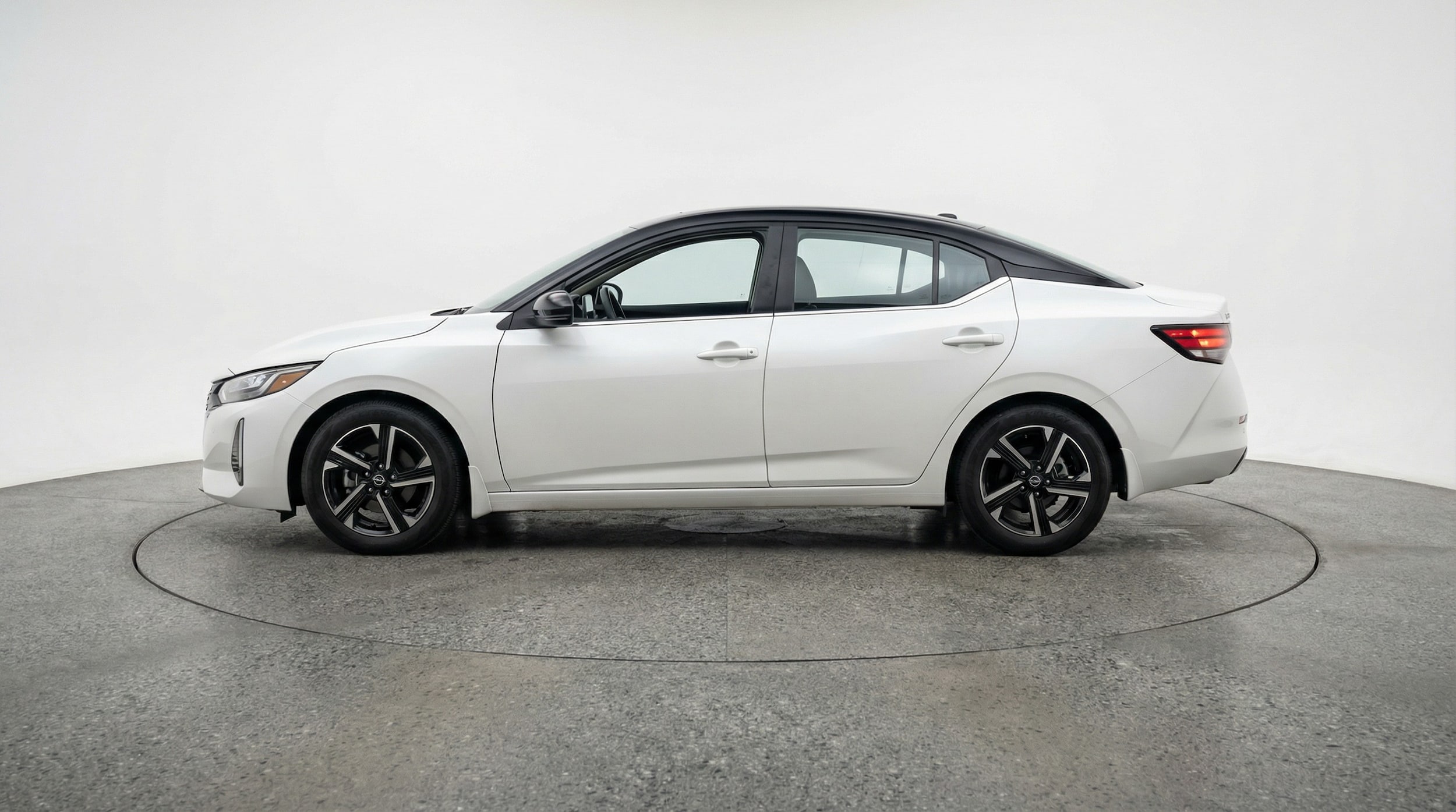 Thumbnail: 2025 Nissan Sentra - 4