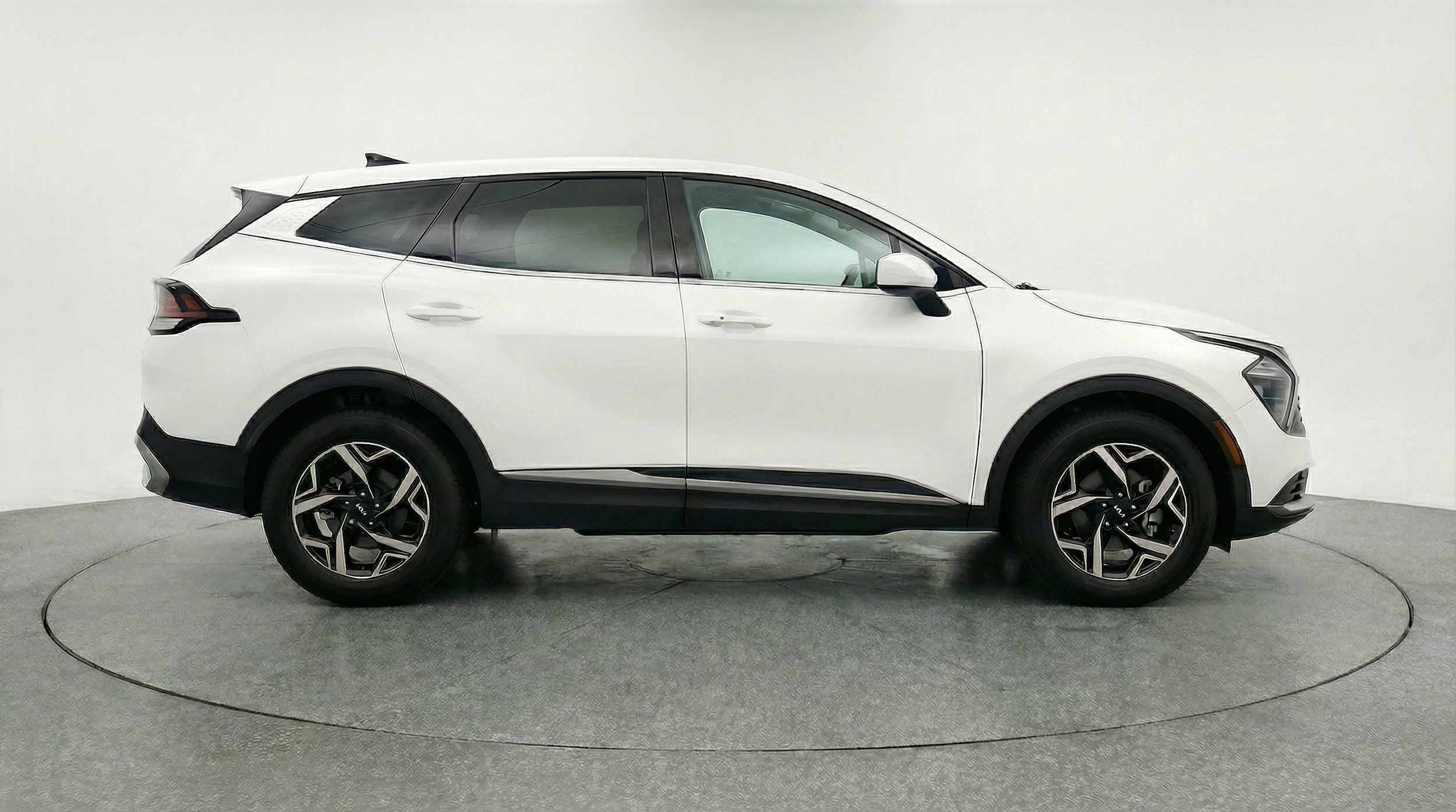 Thumbnail: 2025 Kia Sportage - 8