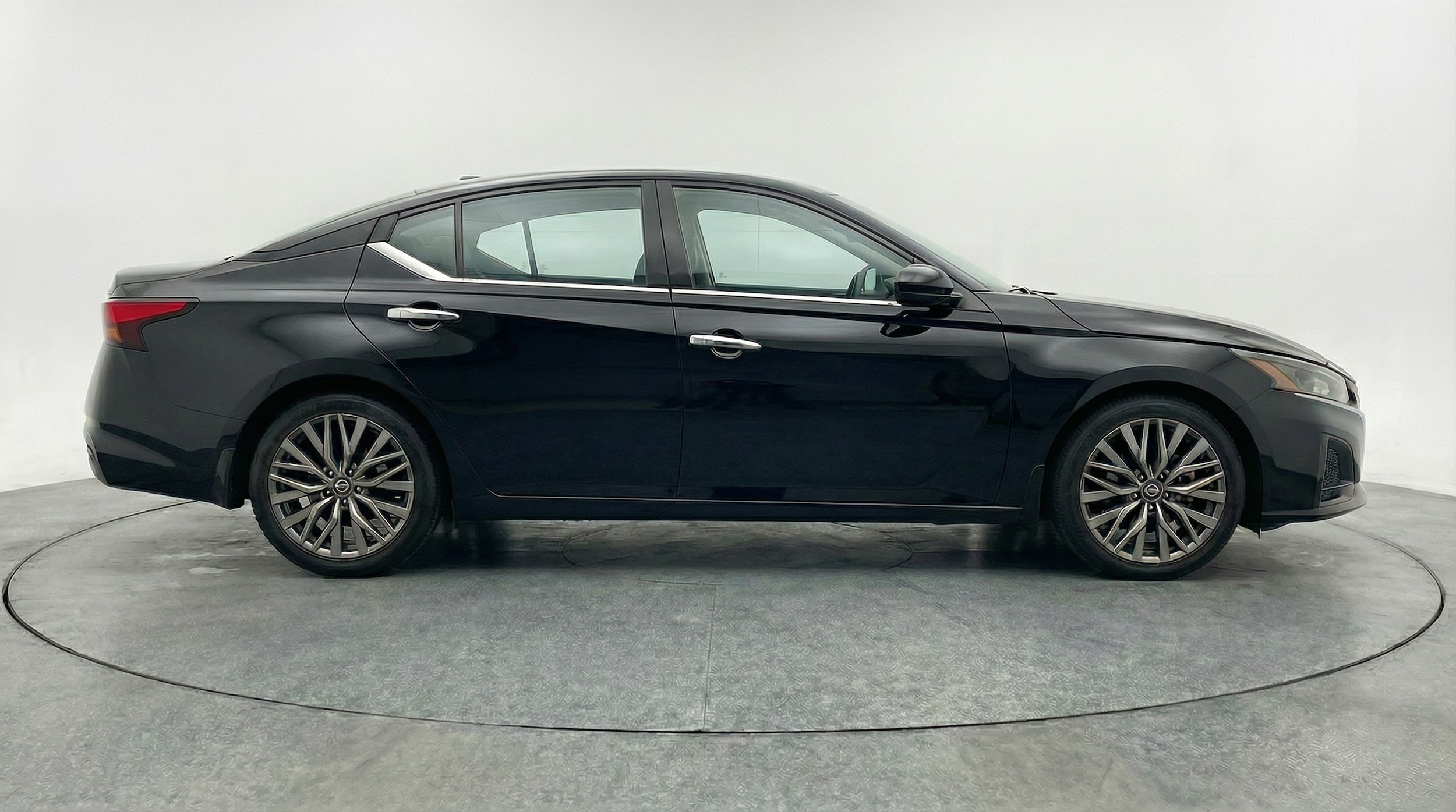 Thumbnail: 2025 Nissan Altima - 8