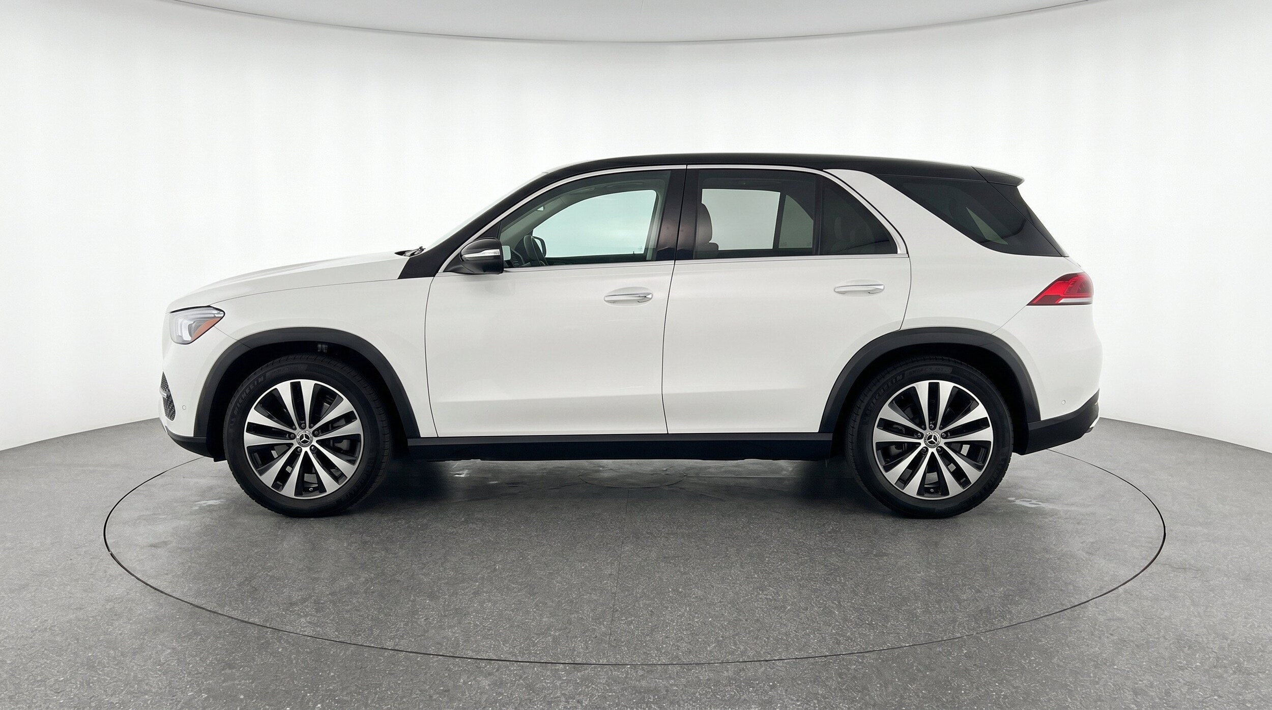Thumbnail: 2026 Mercedes-Benz GLE - 5