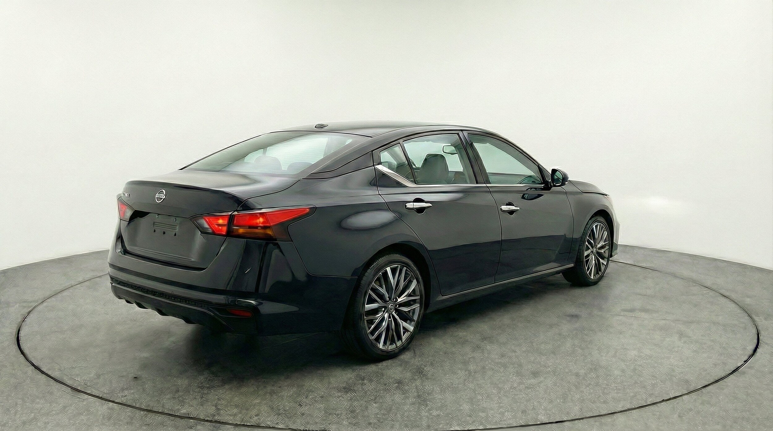 Thumbnail: 2025 Nissan Altima - 9