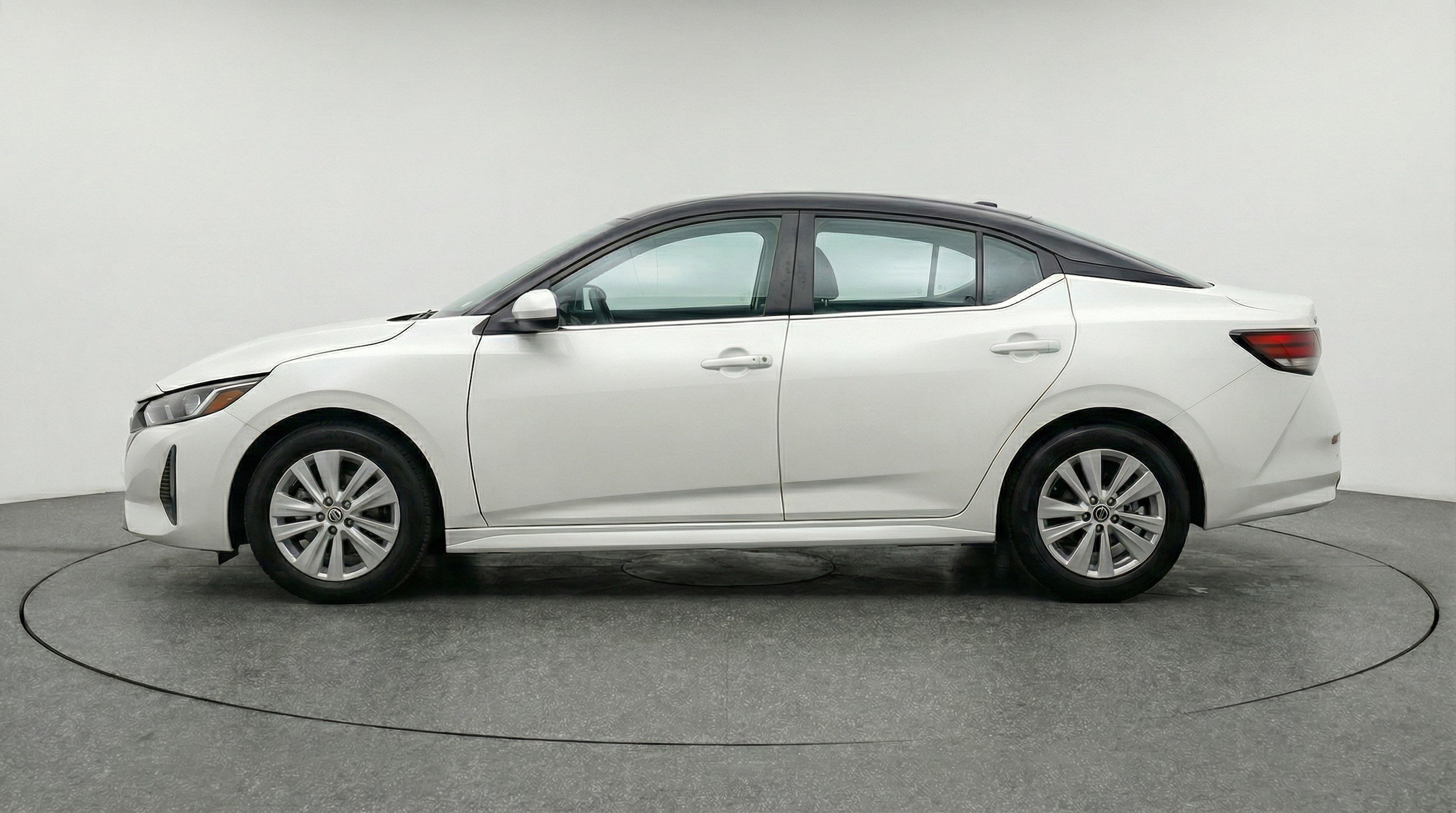 Thumbnail: 2025 Nissan Sentra - 5