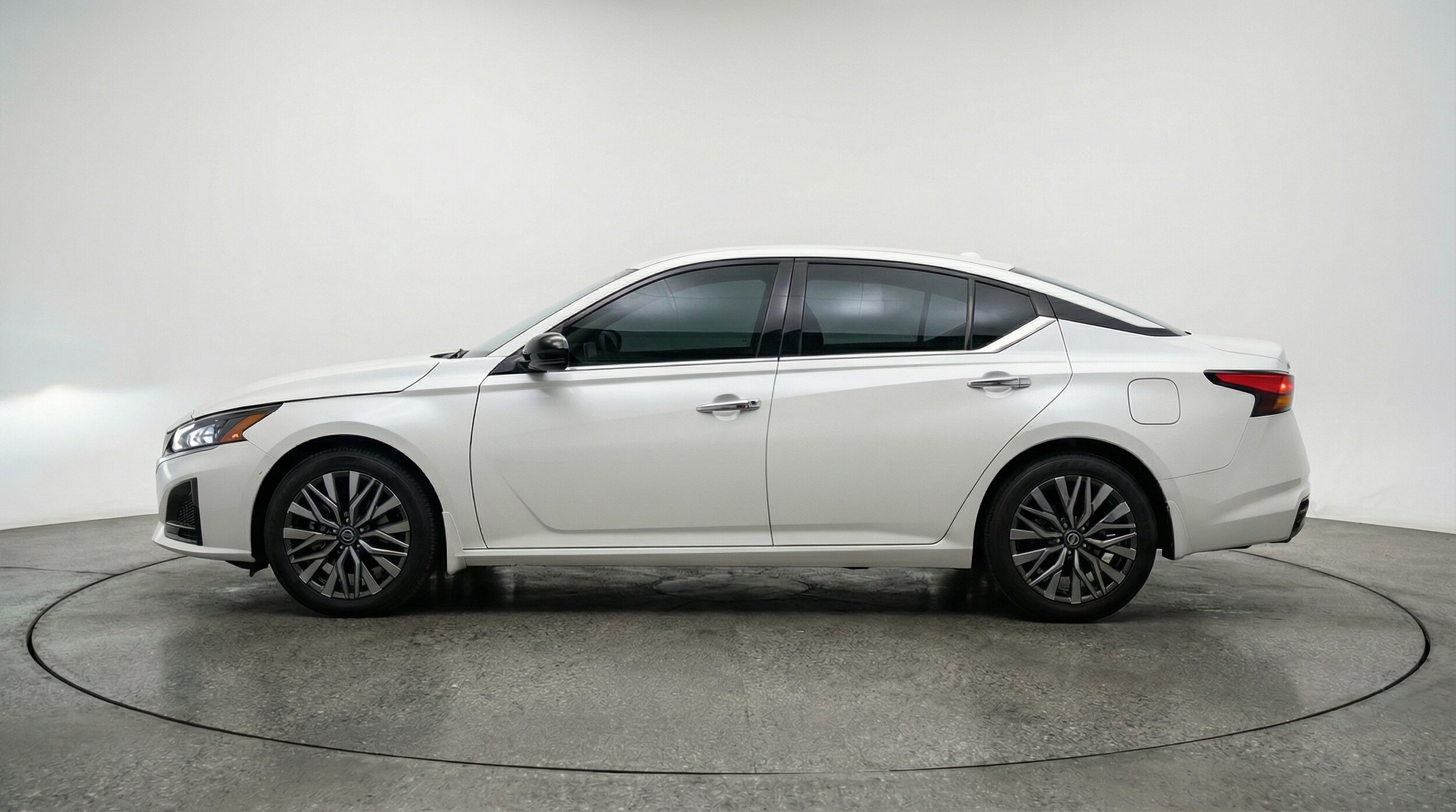 Thumbnail: 2025 Nissan Altima - 4