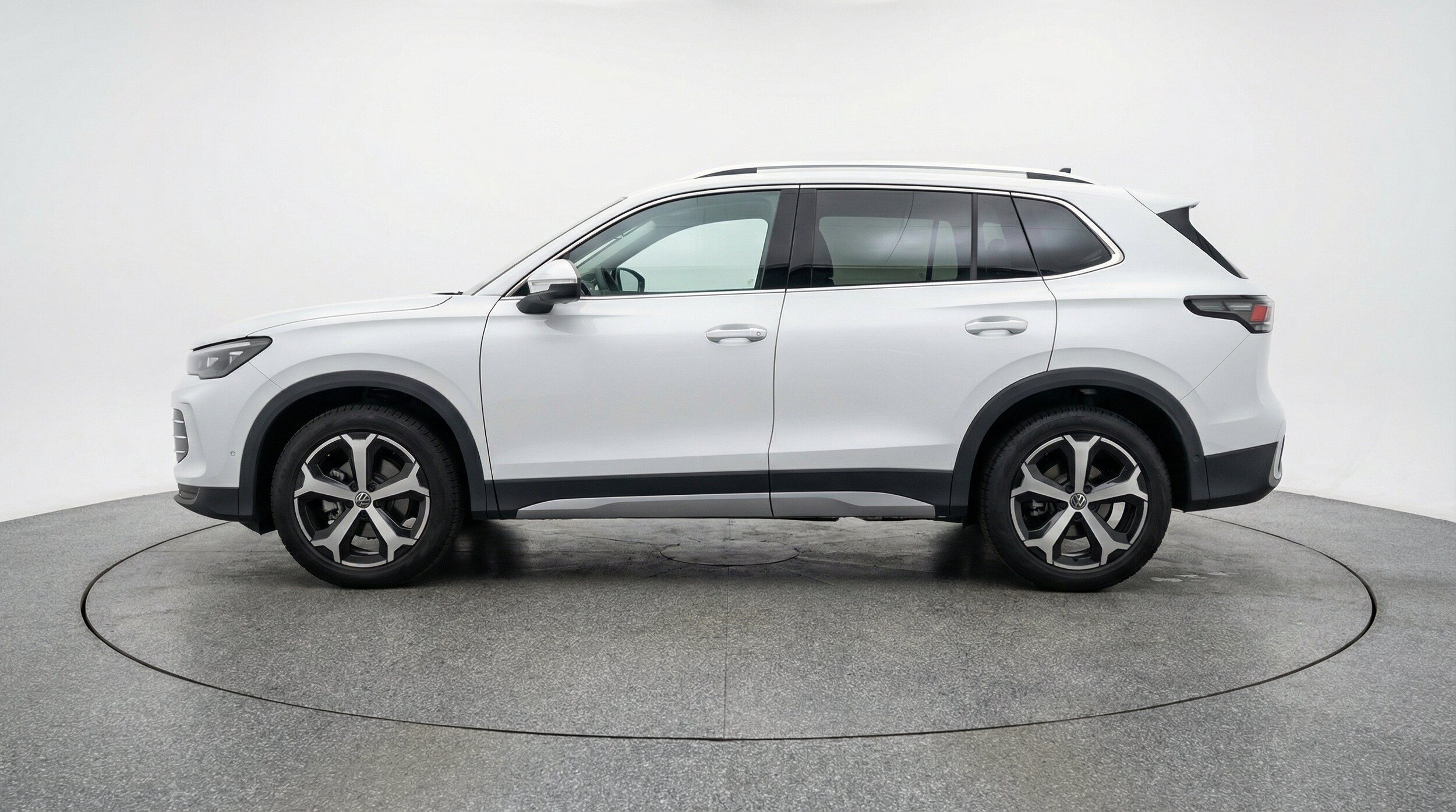 Thumbnail: 2026 Volkswagen Tiguan - 5