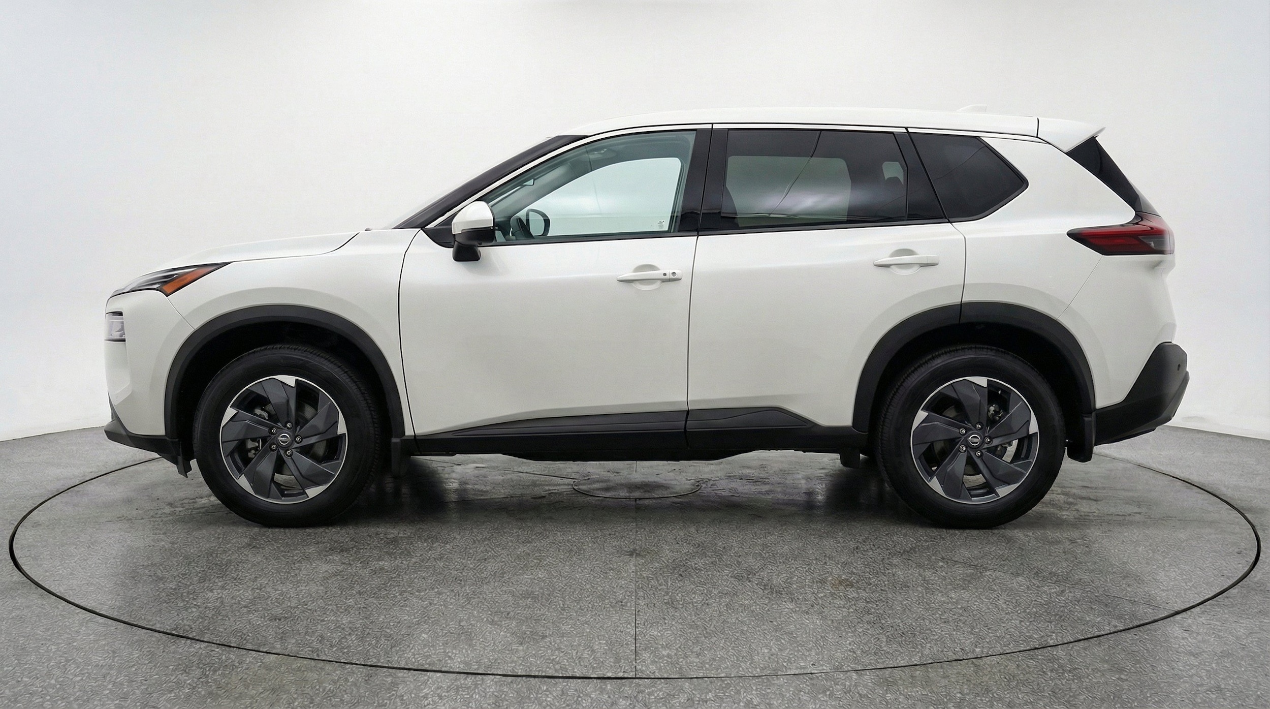 Thumbnail: 2025 Nissan Rogue - 5