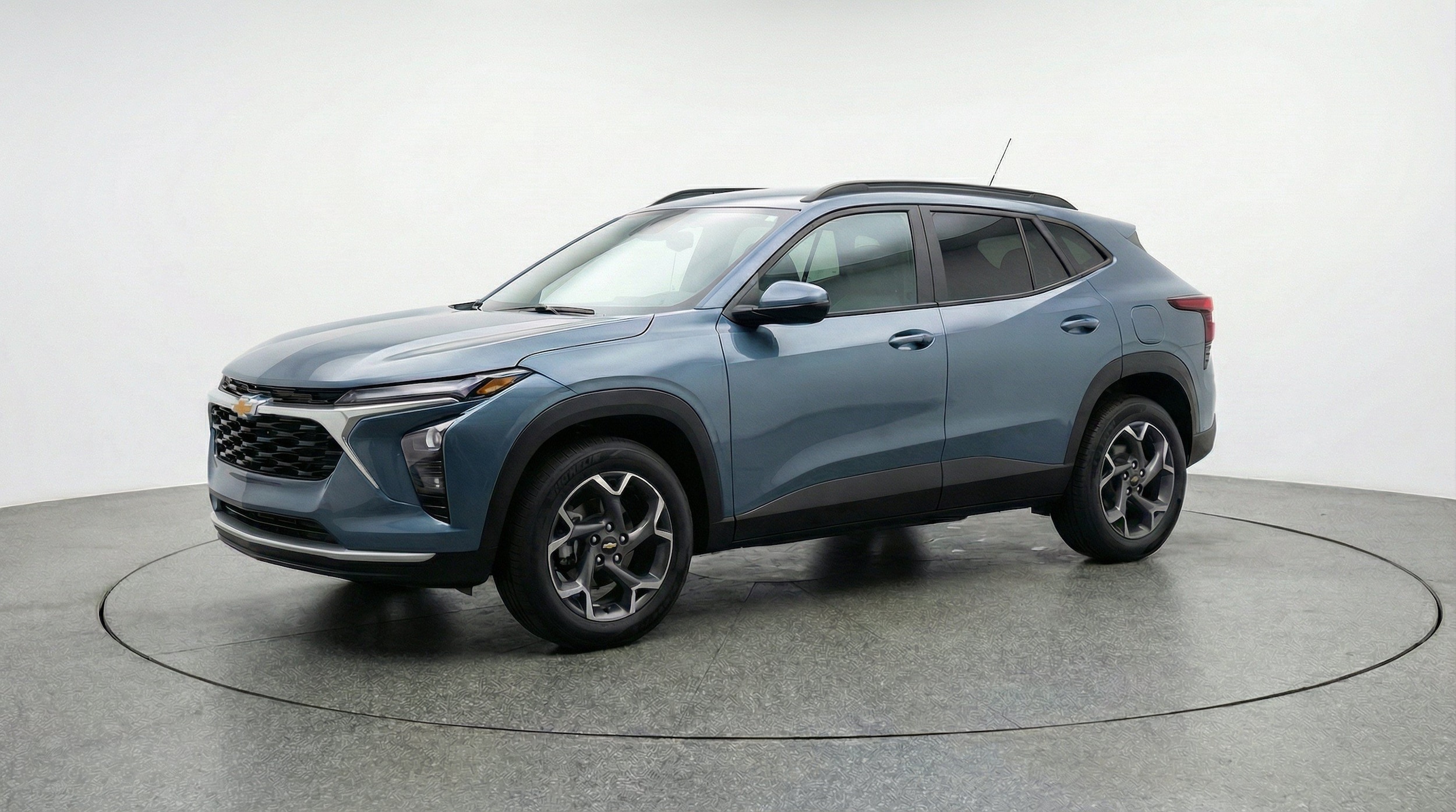 Thumbnail: 2025 Chevrolet Trax - 3