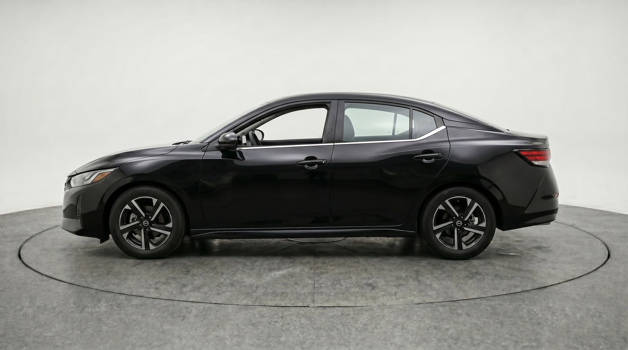 Thumbnail: 2025 Nissan Sentra - 5