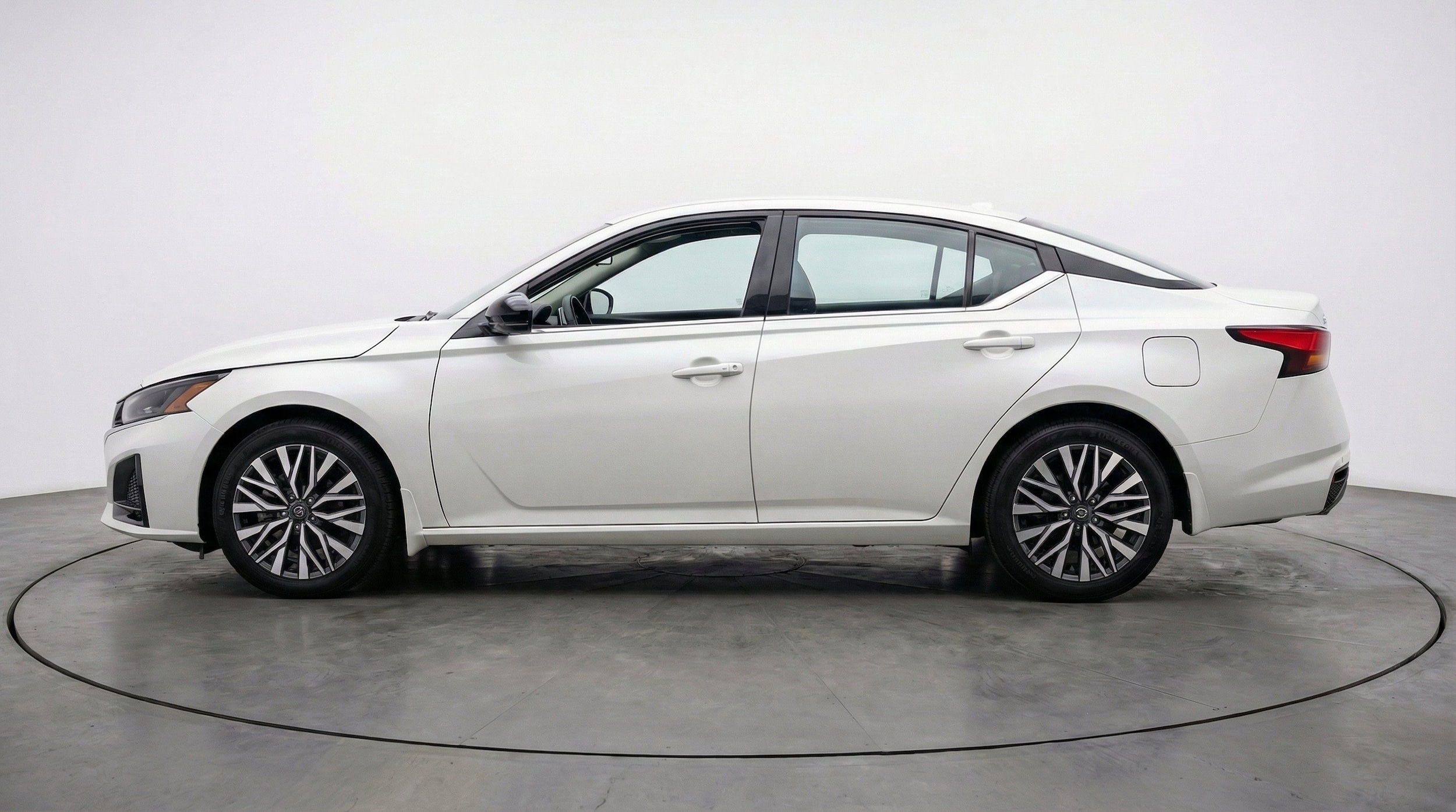 Thumbnail: 2025 Nissan Altima - 5