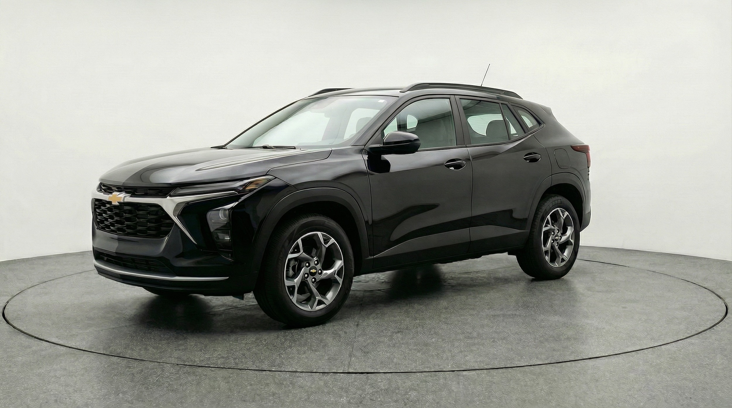 Thumbnail: 2025 Chevrolet Trax - 3