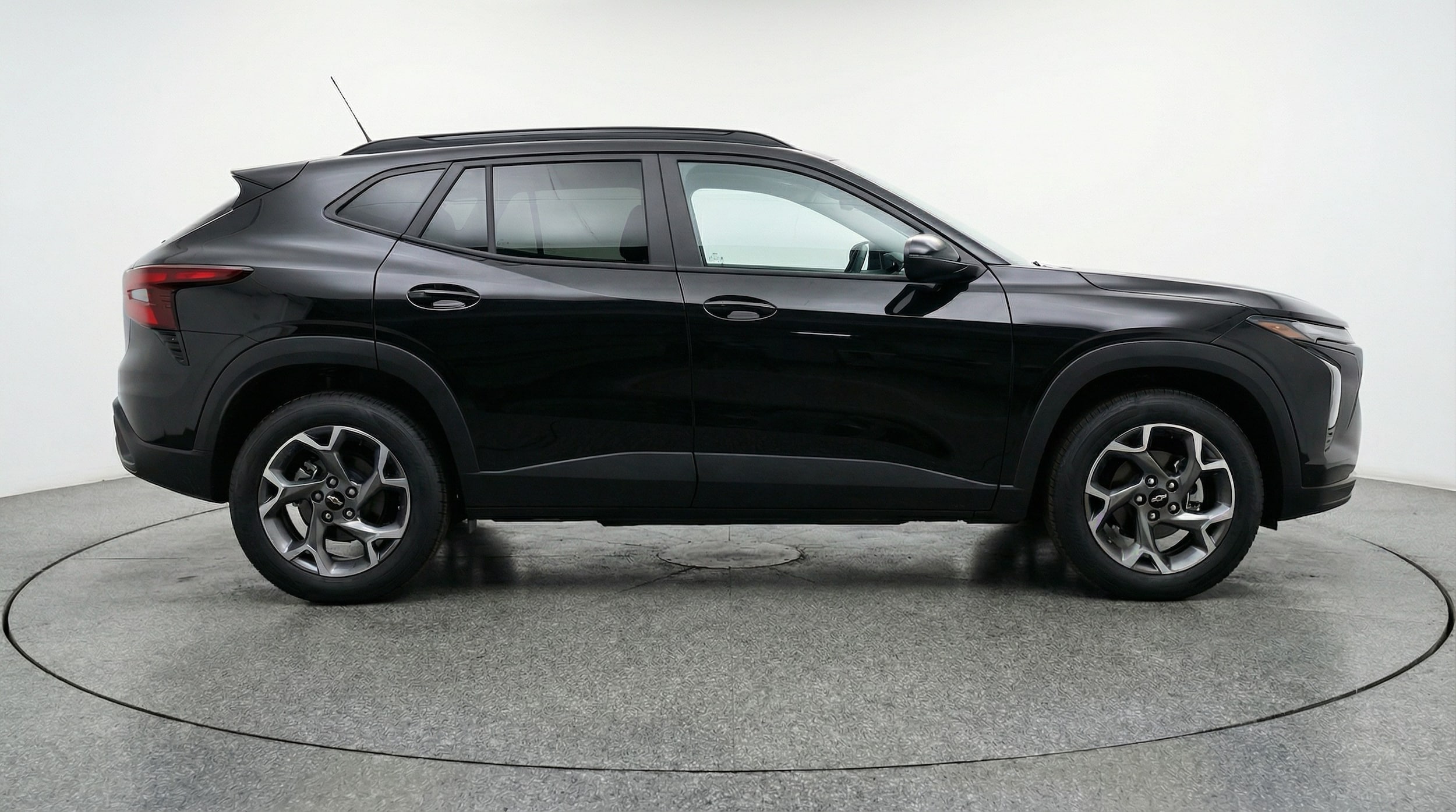 Thumbnail: 2025 Chevrolet Trax - 8