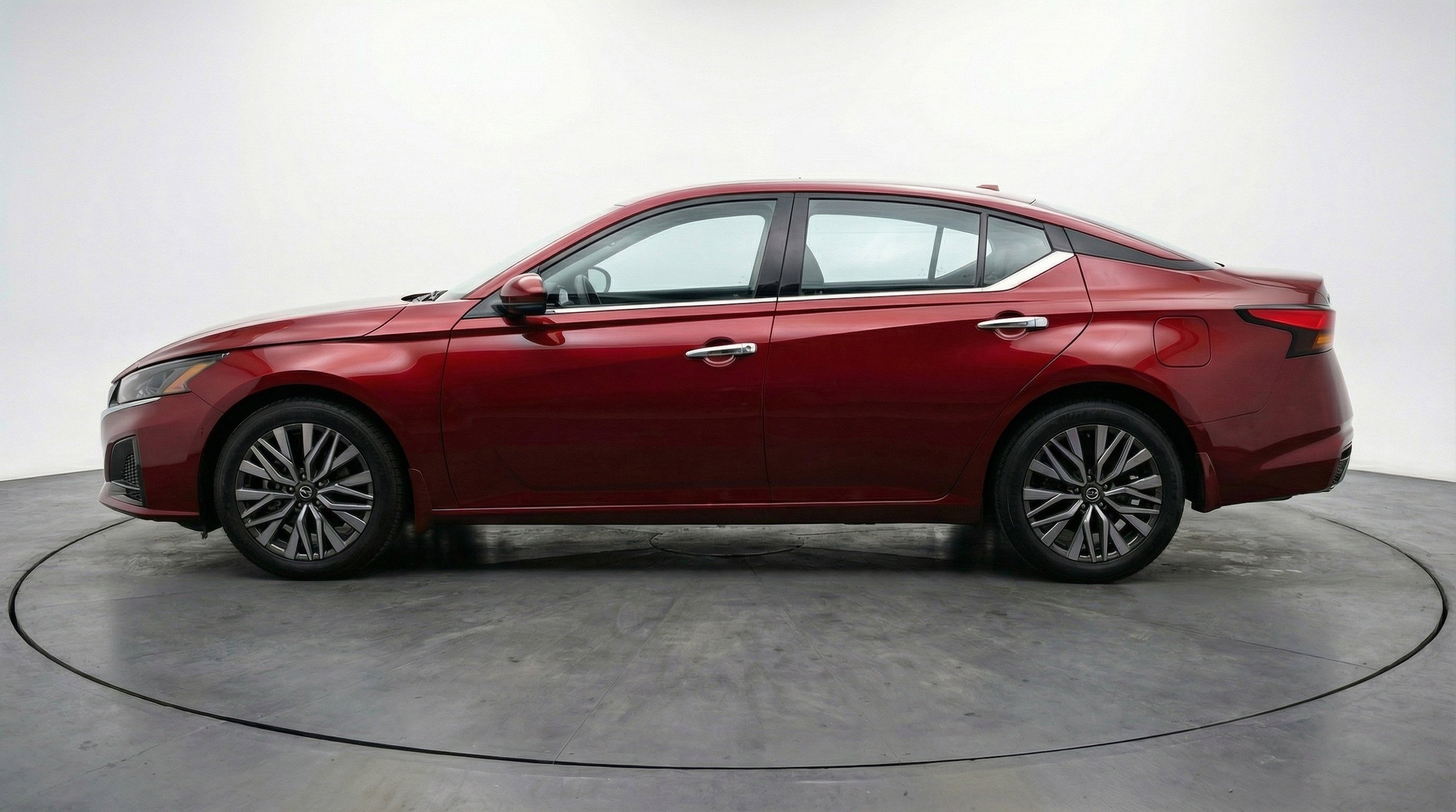 Thumbnail: 2025 Nissan Altima - 5