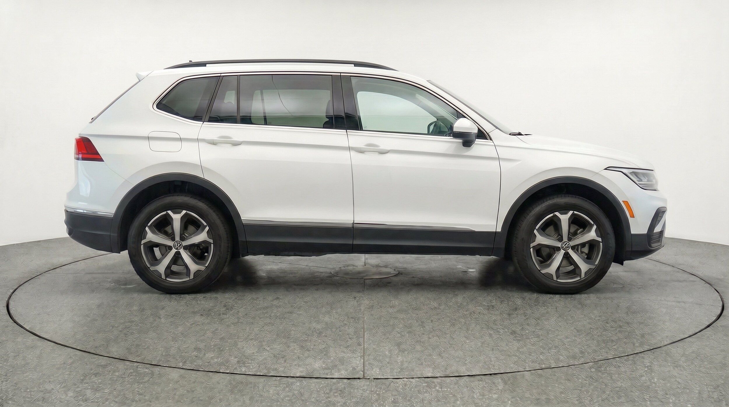 Thumbnail: 2026 Volkswagen Tiguan - 11