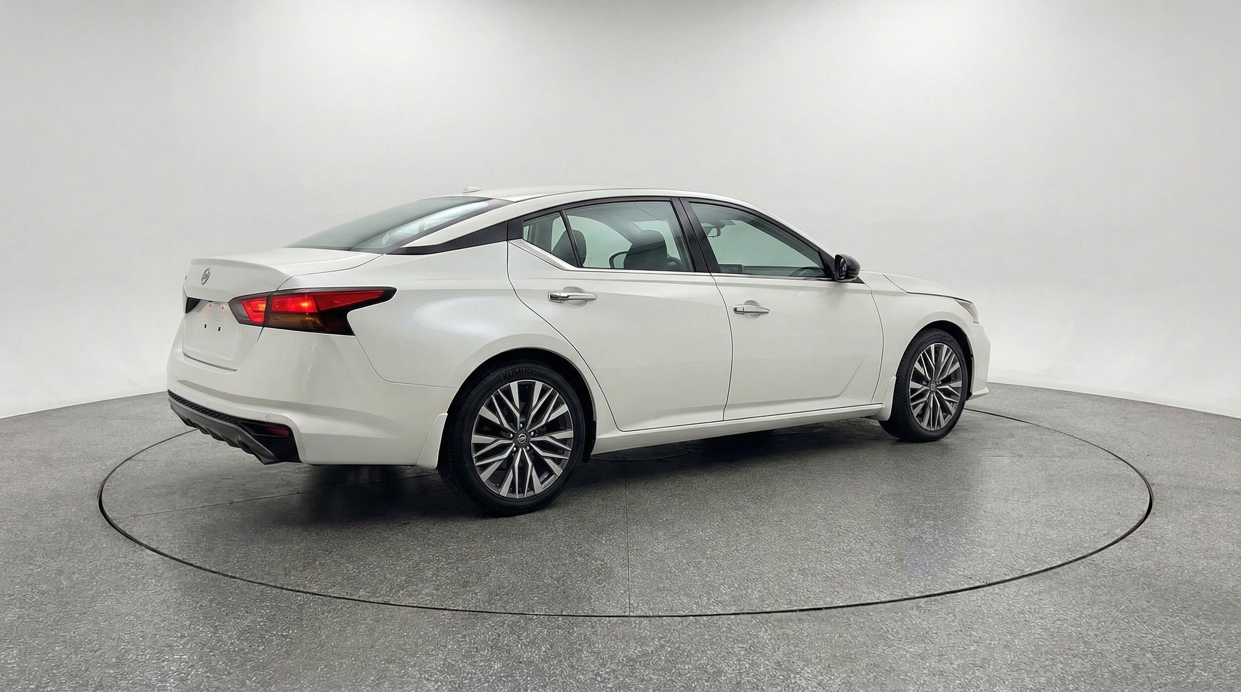 Thumbnail: 2025 Nissan Altima - 9