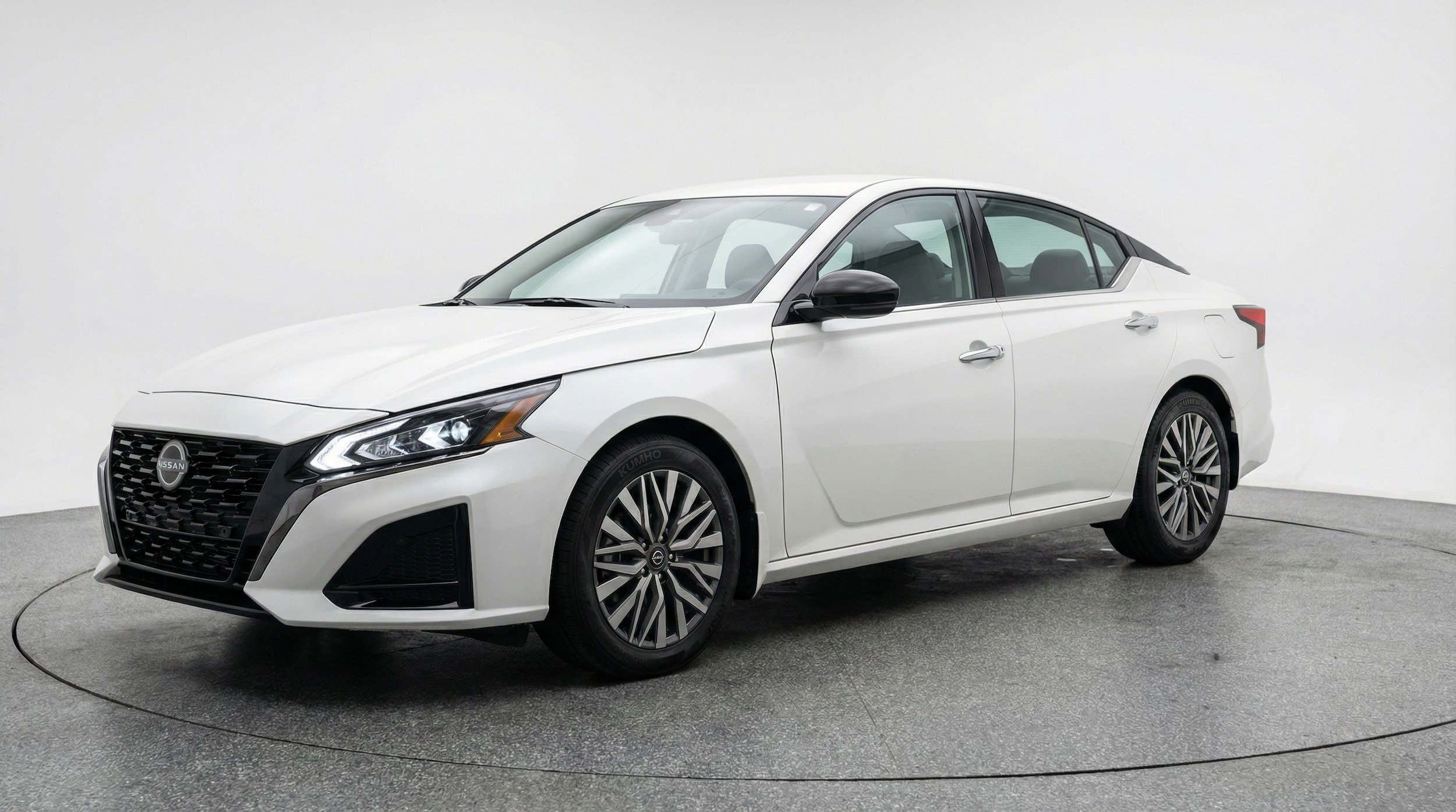 Thumbnail: 2025 Nissan Altima - 3