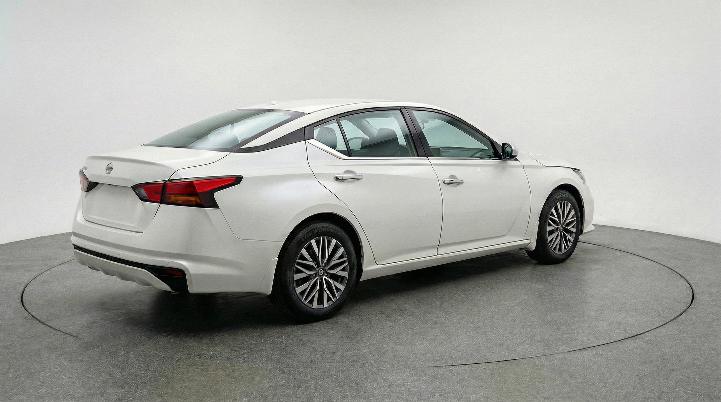 Thumbnail: 2025 Nissan Altima - 9