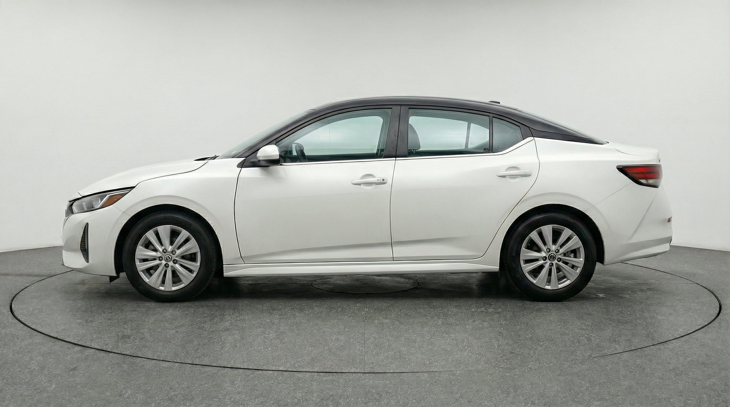 Thumbnail: 2025 Nissan Sentra - 5