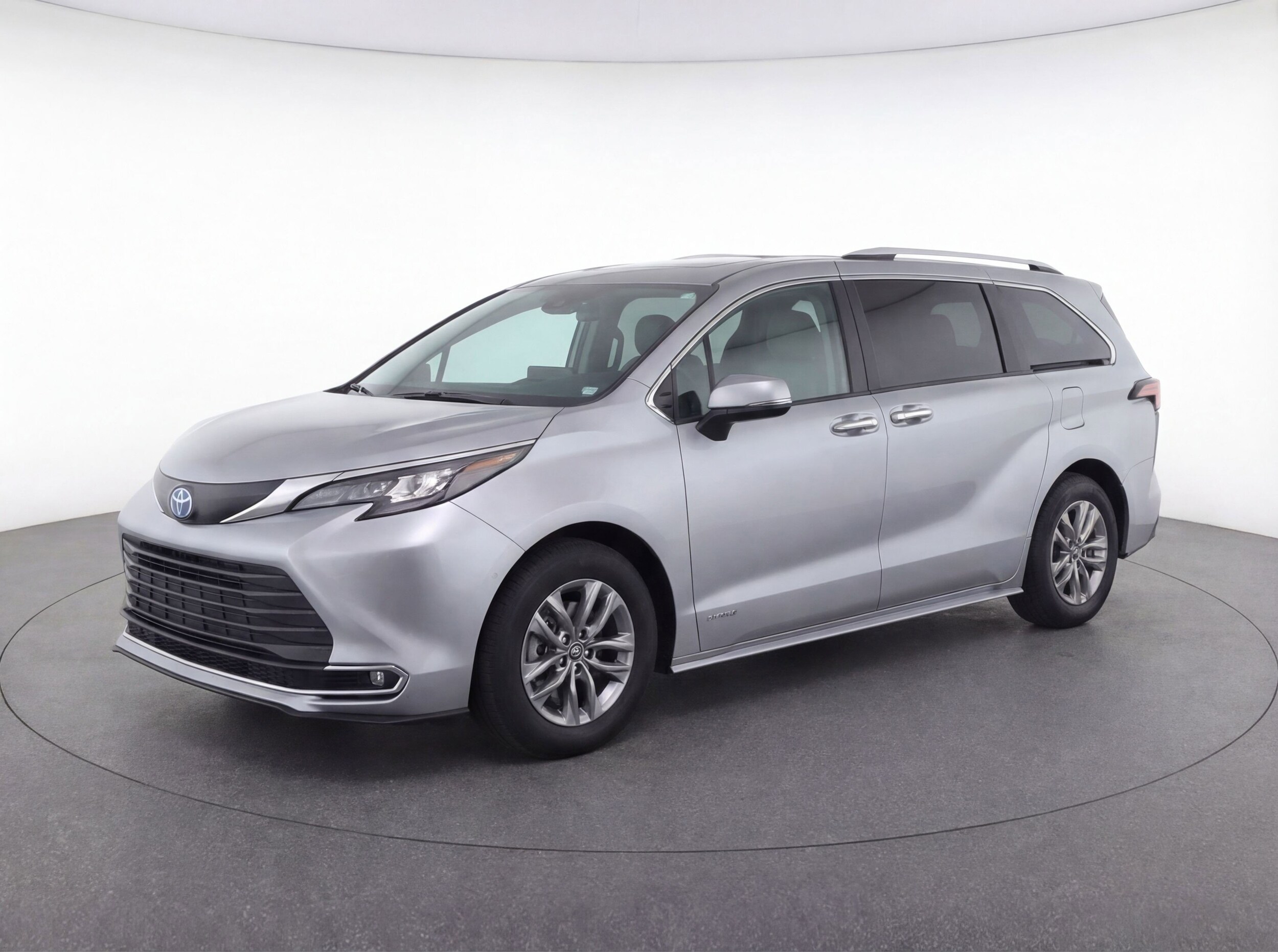 Thumbnail: 2024 Toyota Sienna - 3
