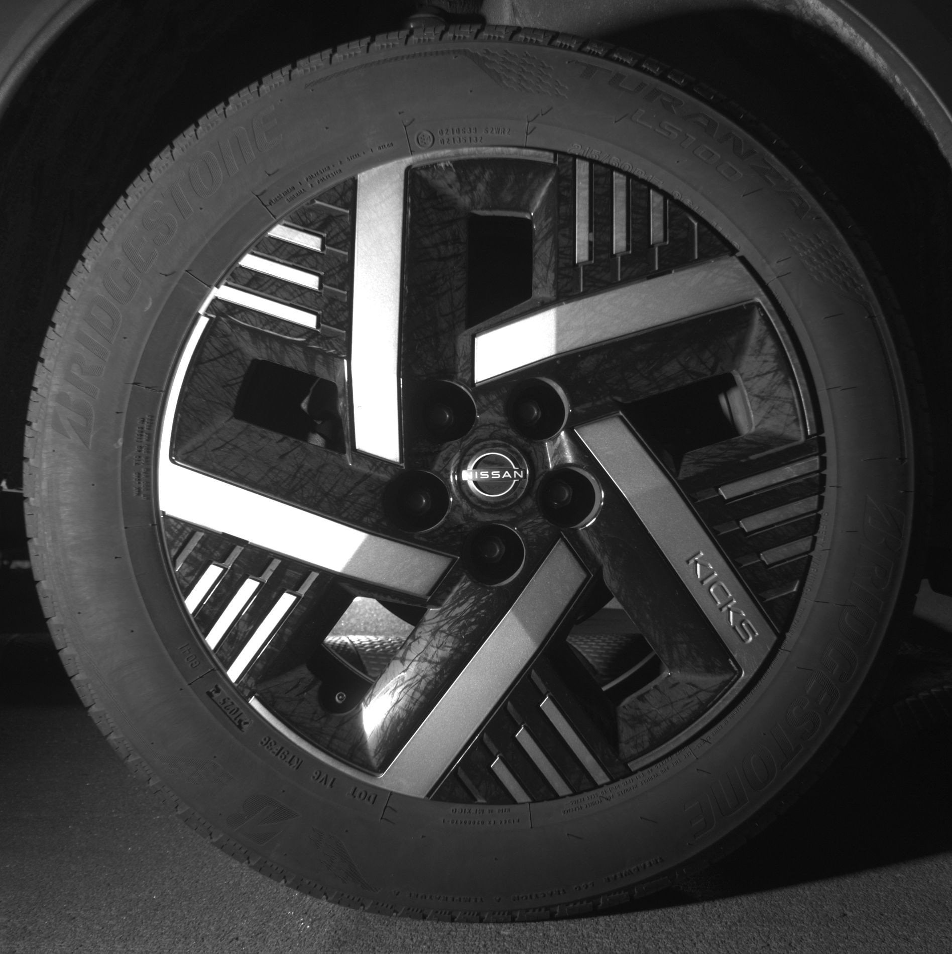 Thumbnail: 2025 Nissan Kicks - 15