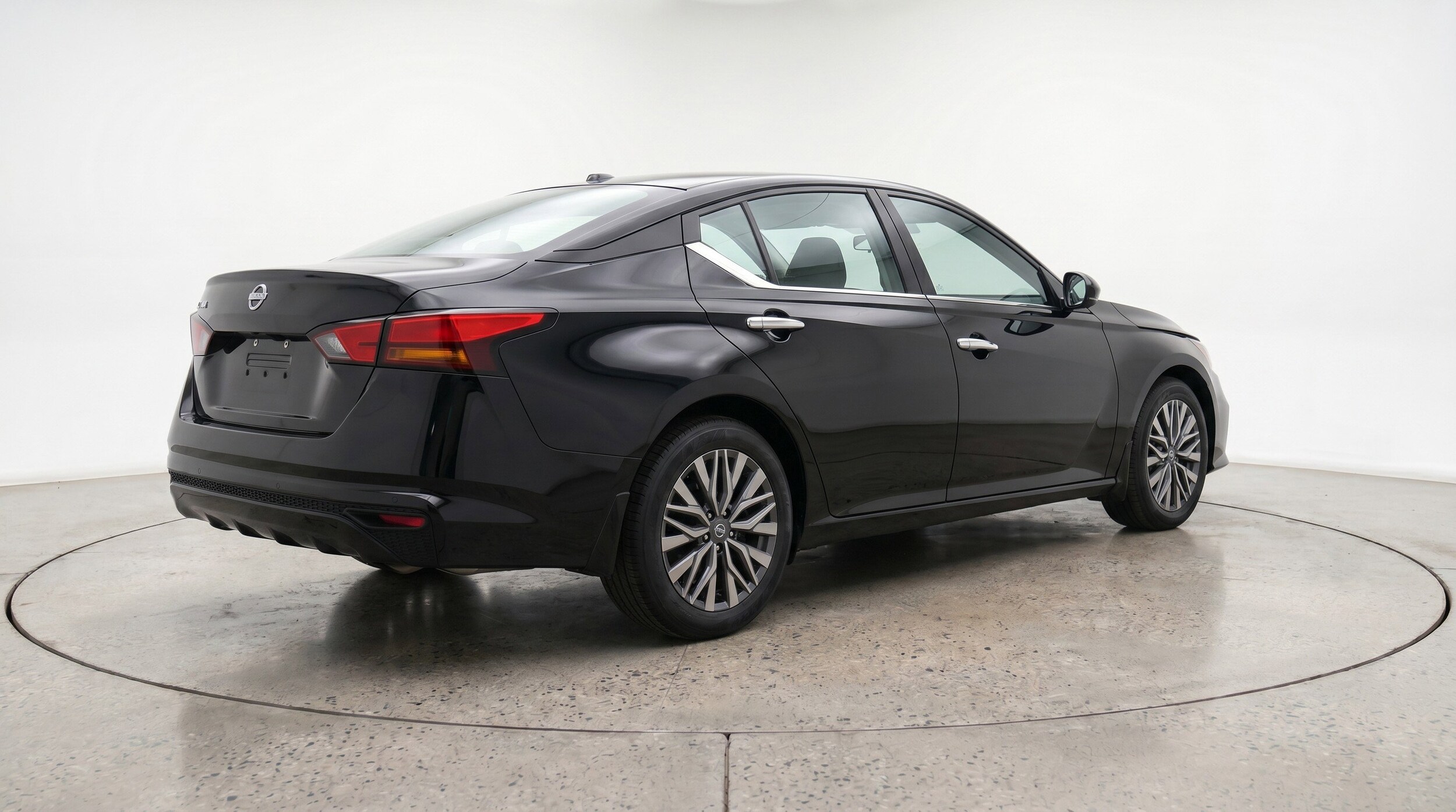 Thumbnail: 2025 Nissan Altima - 9