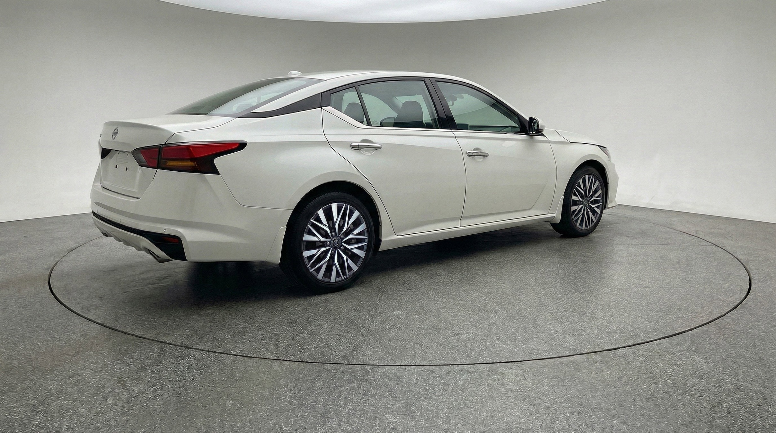 Thumbnail: 2025 Nissan Altima - 9