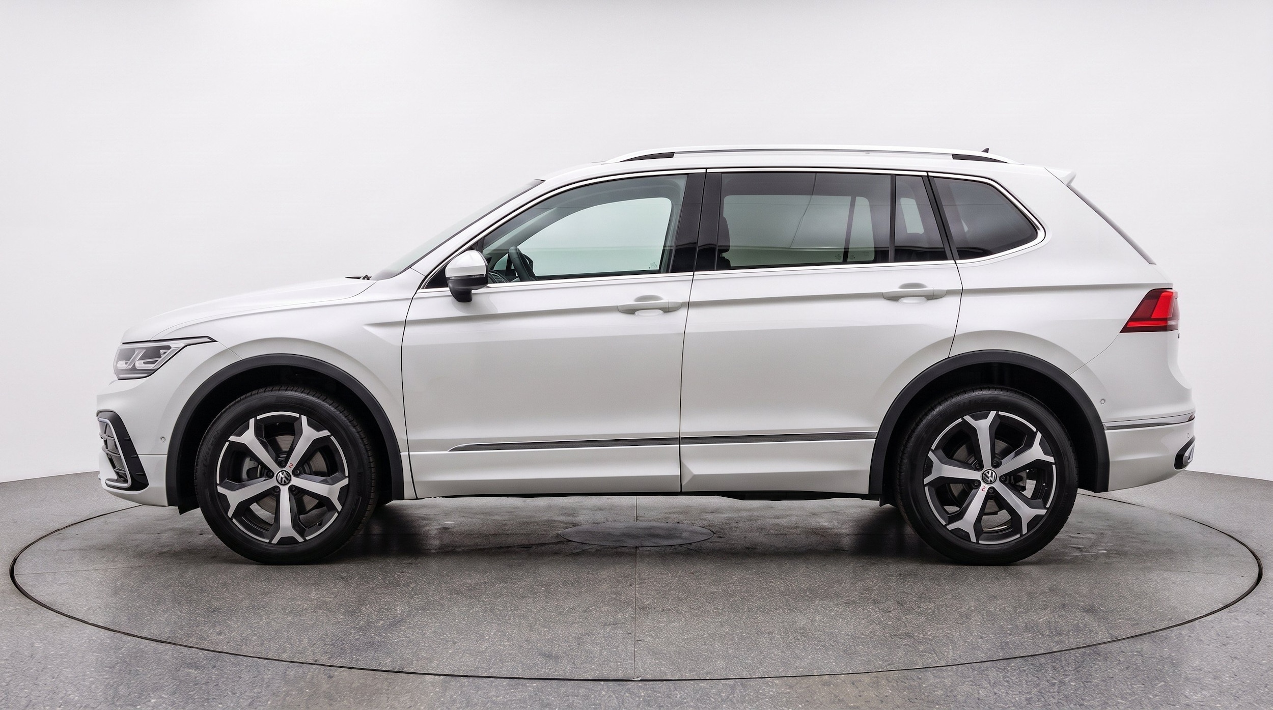 Thumbnail: 2026 Volkswagen Tiguan - 5