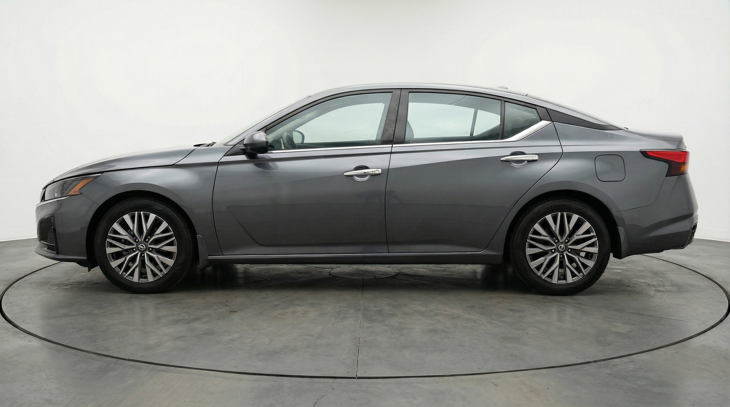 Thumbnail: 2025 Nissan Altima - 5