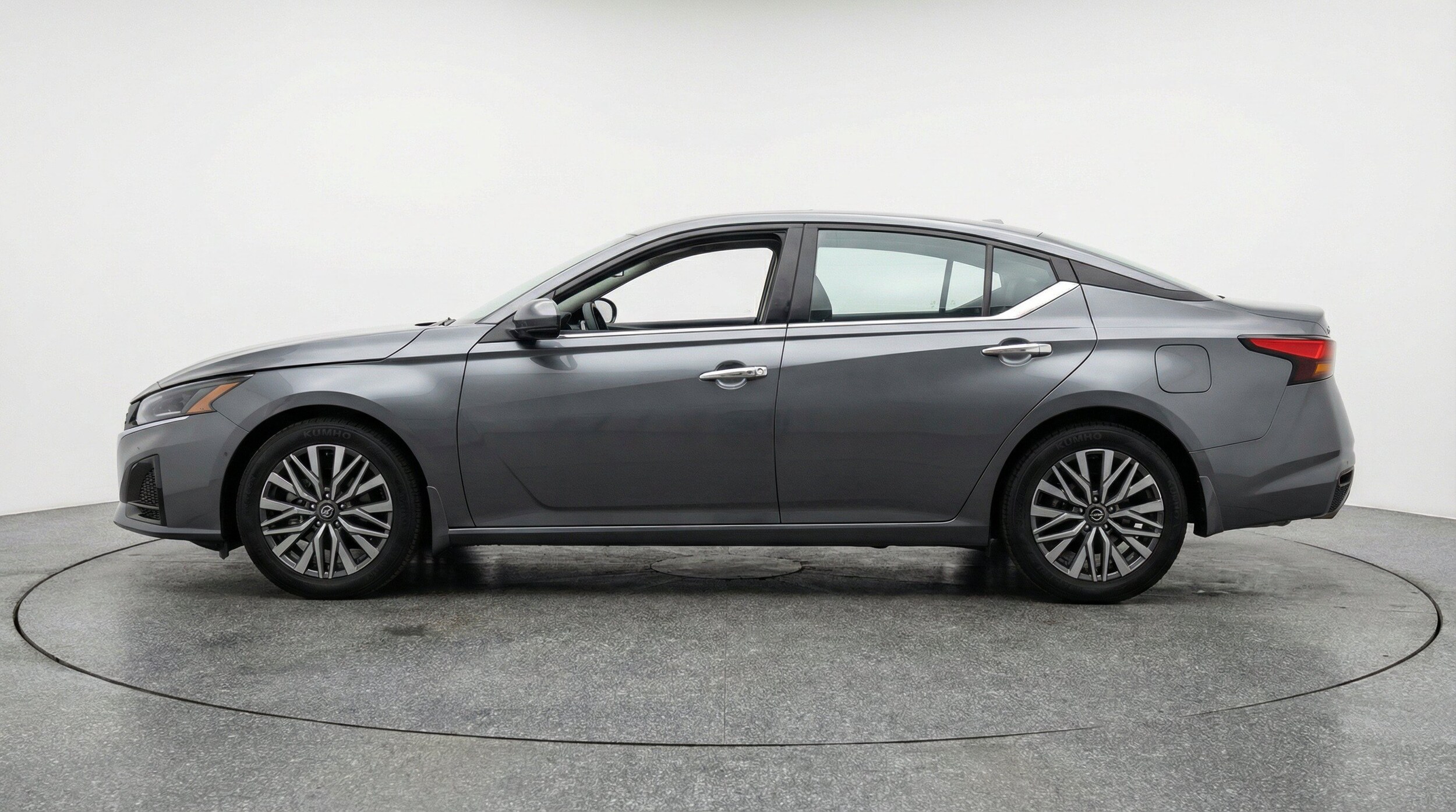 Thumbnail: 2025 Nissan Altima - 5