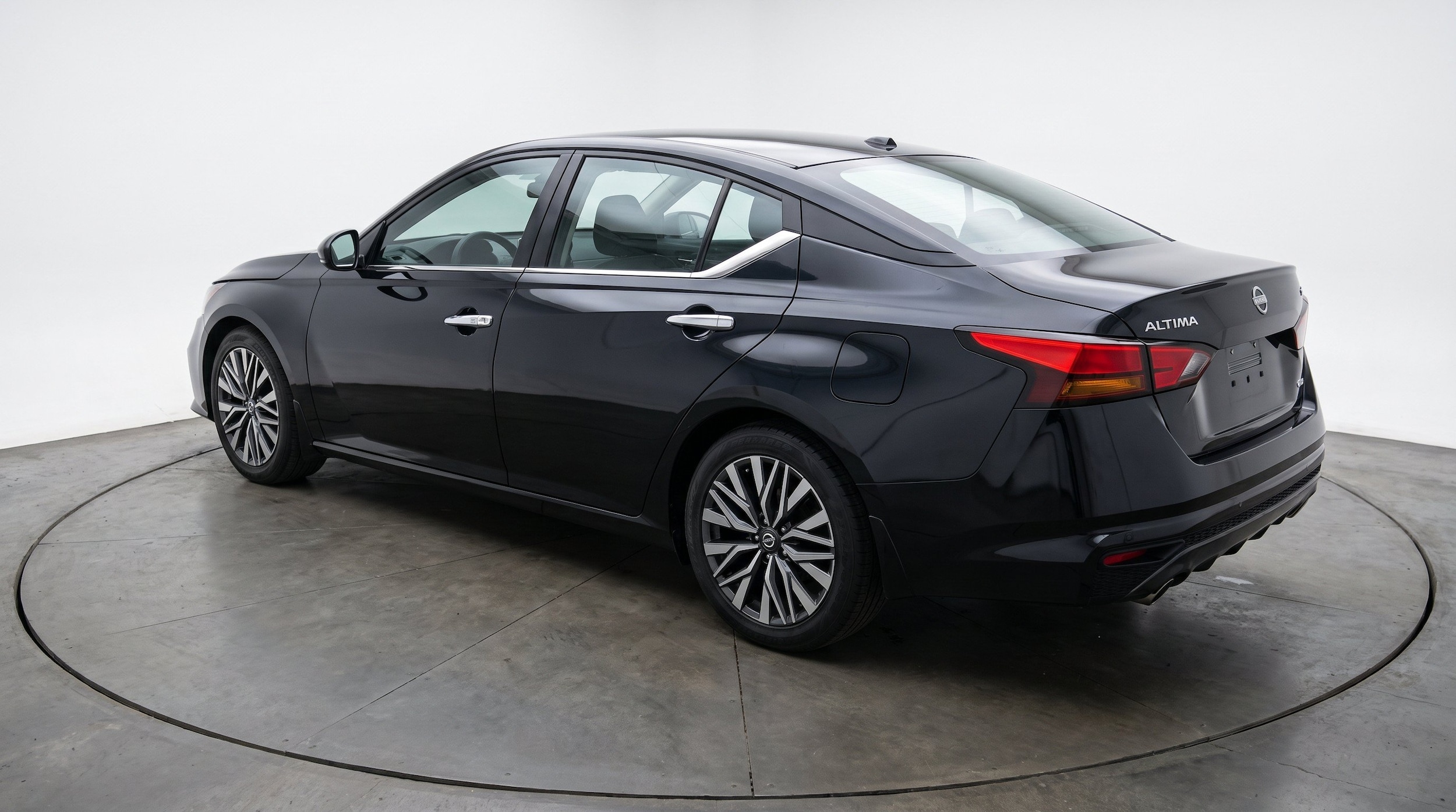 Thumbnail: 2025 Nissan Altima - 6