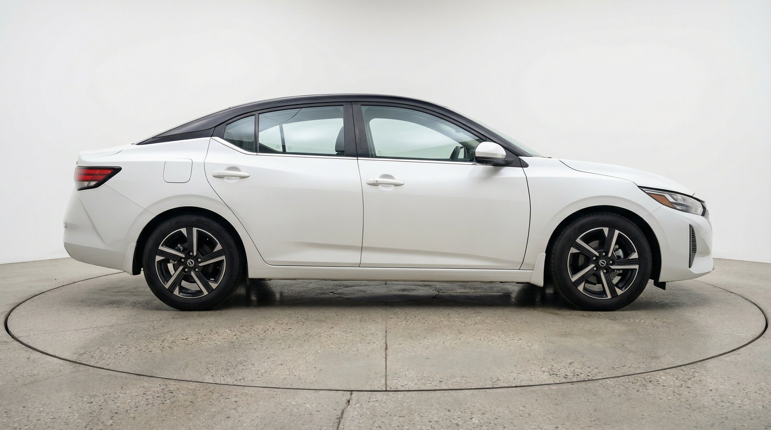 Thumbnail: 2025 Nissan Sentra - 10