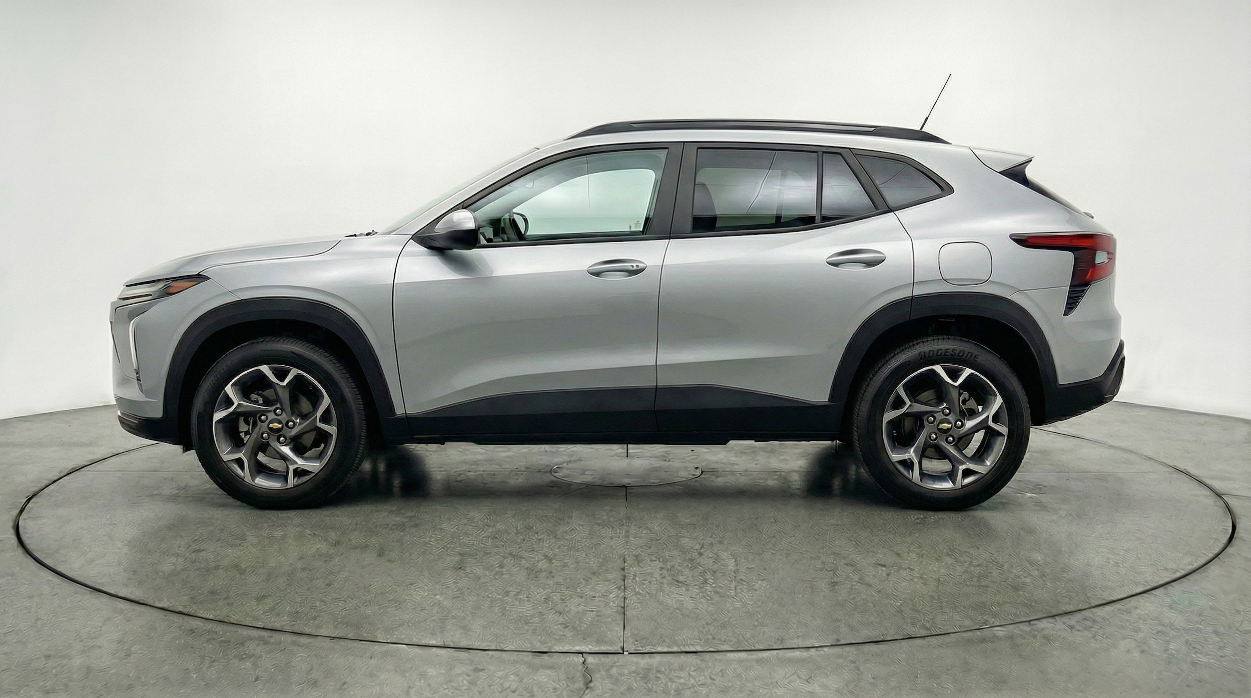 Thumbnail: 2025 Chevrolet Trax - 5