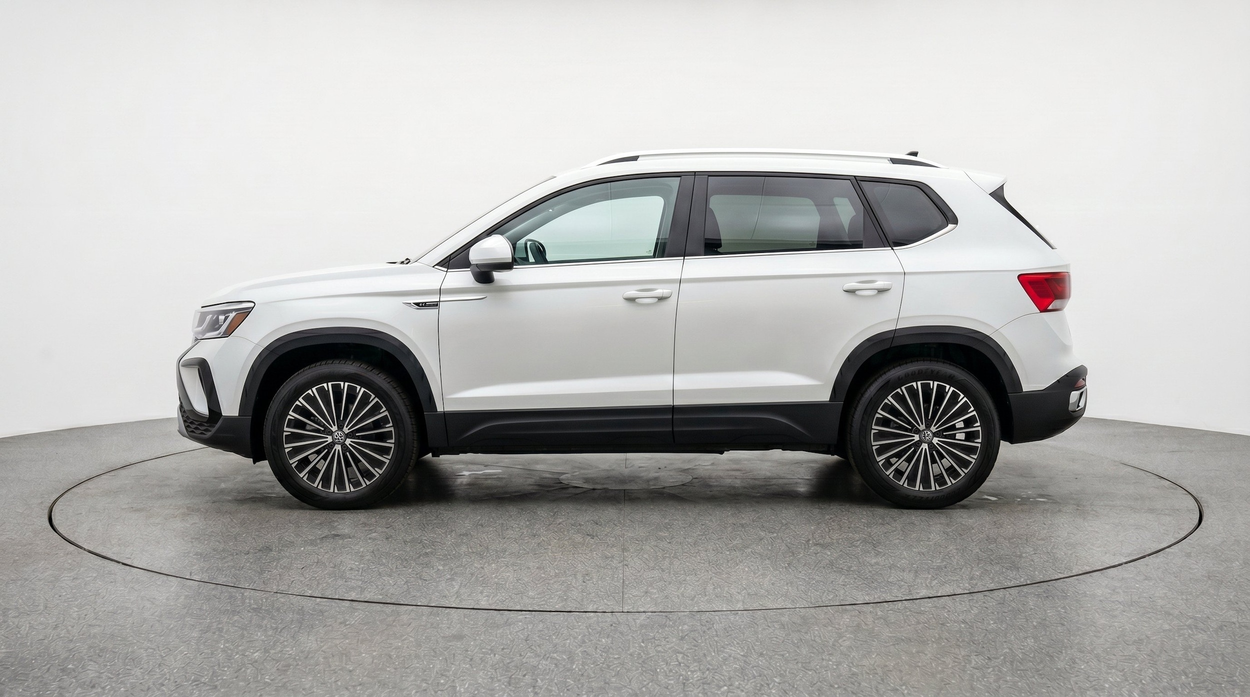 Thumbnail: 2026 Volkswagen Taos - 5