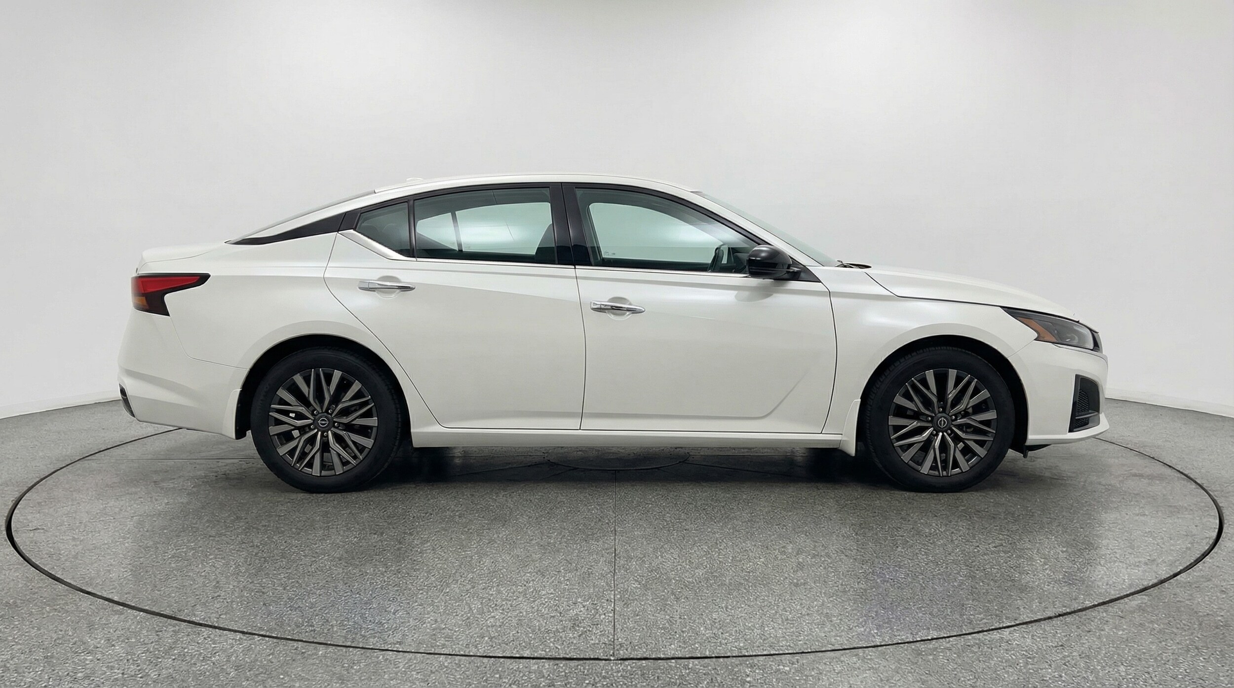 Thumbnail: 2025 Nissan Altima - 8