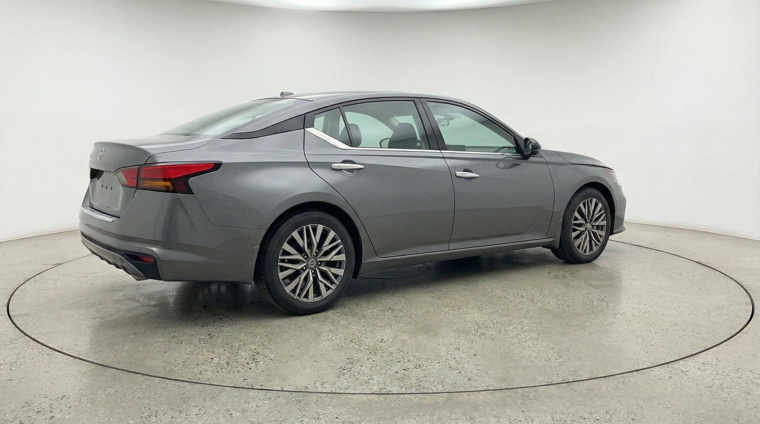 Thumbnail: 2025 Nissan Altima - 9