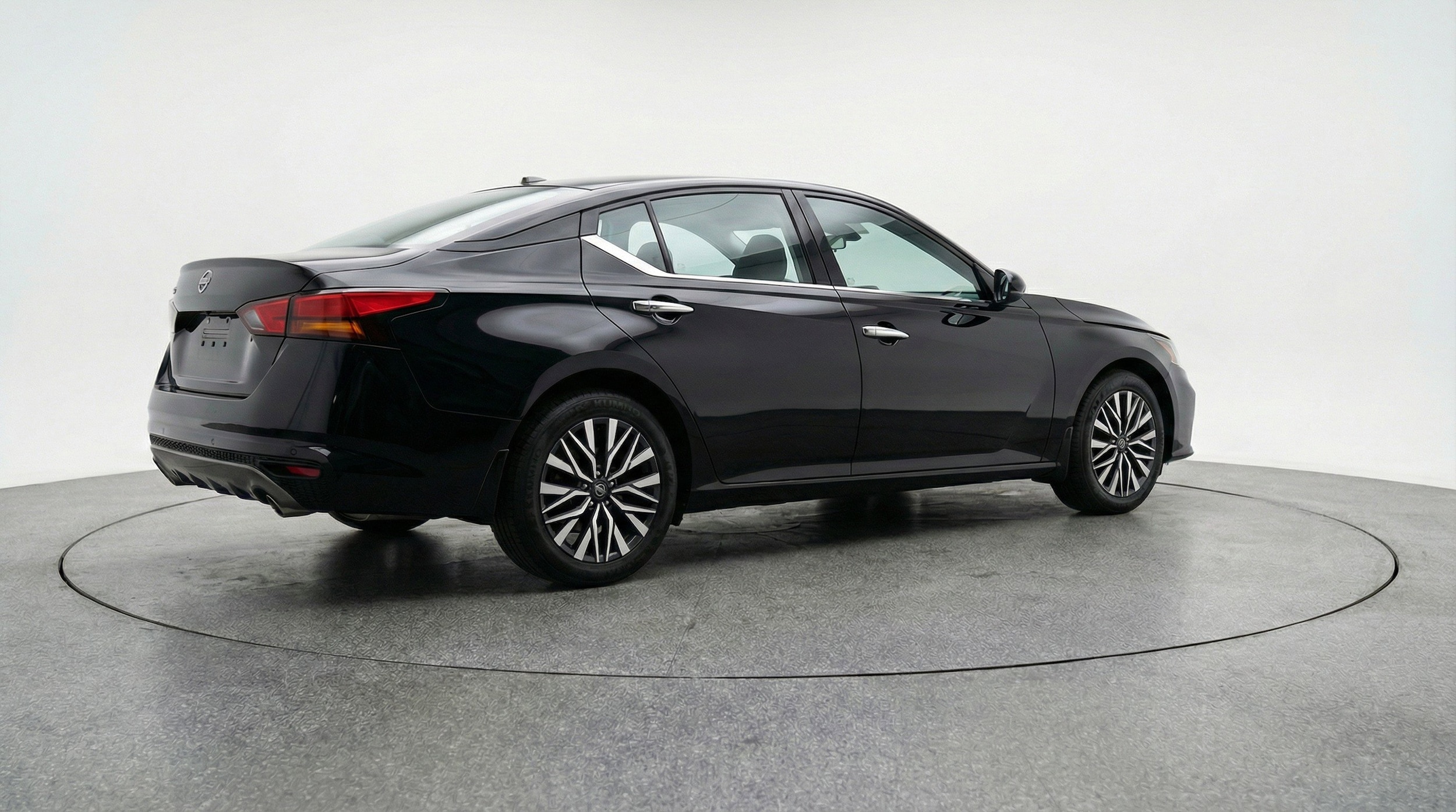 Thumbnail: 2025 Nissan Altima - 9