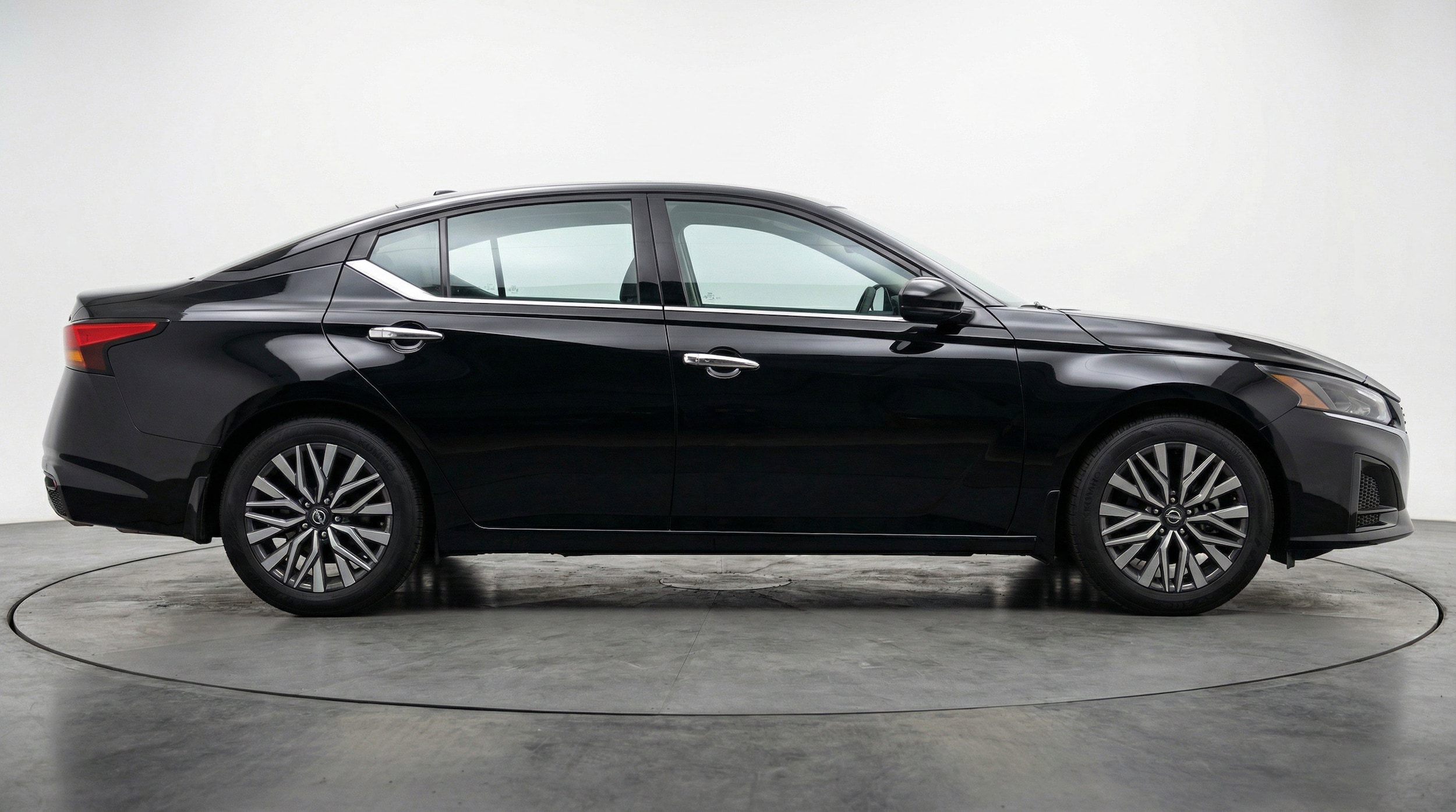 Thumbnail: 2025 Nissan Altima - 11