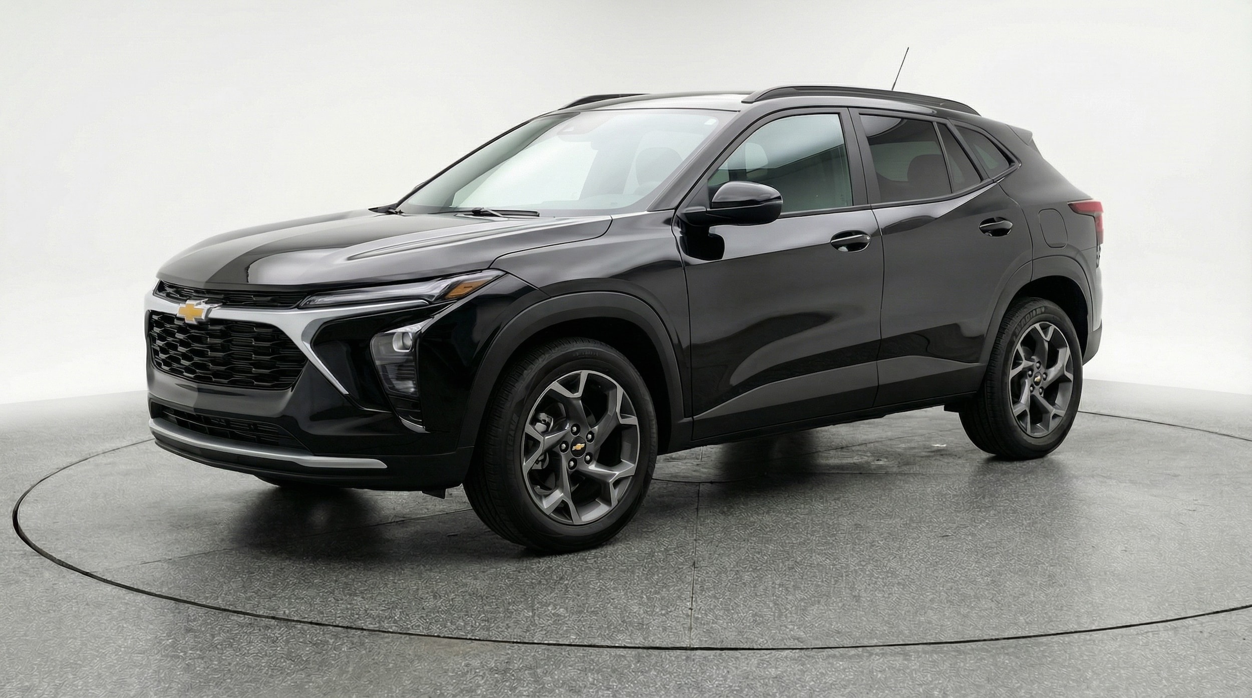 Thumbnail: 2025 Chevrolet Trax - 3