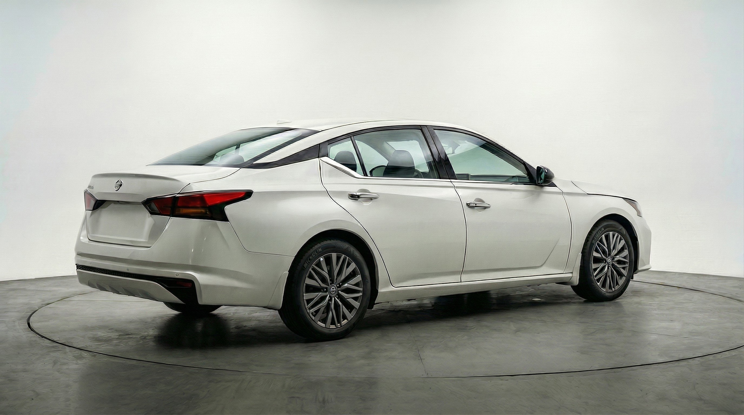 Thumbnail: 2025 Nissan Altima - 9