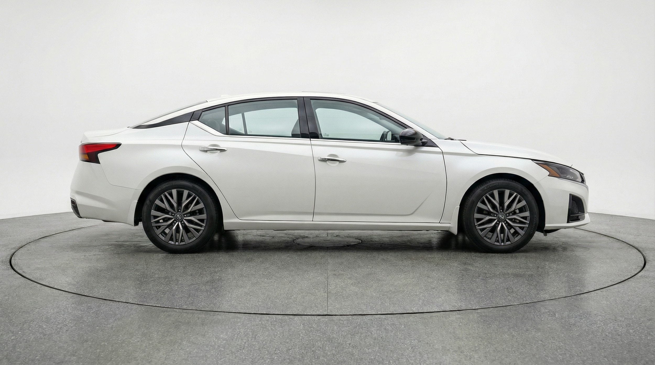 Thumbnail: 2025 Nissan Altima - 8