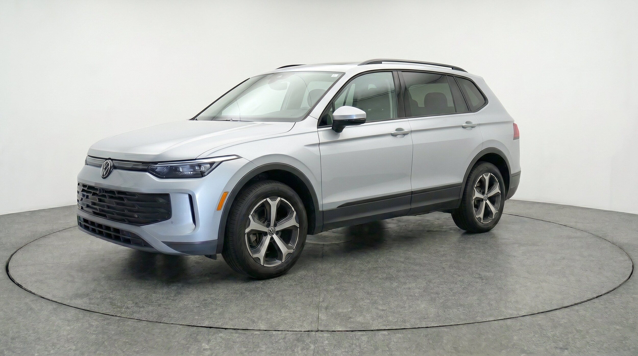 Thumbnail: 2026 Volkswagen Tiguan - 3
