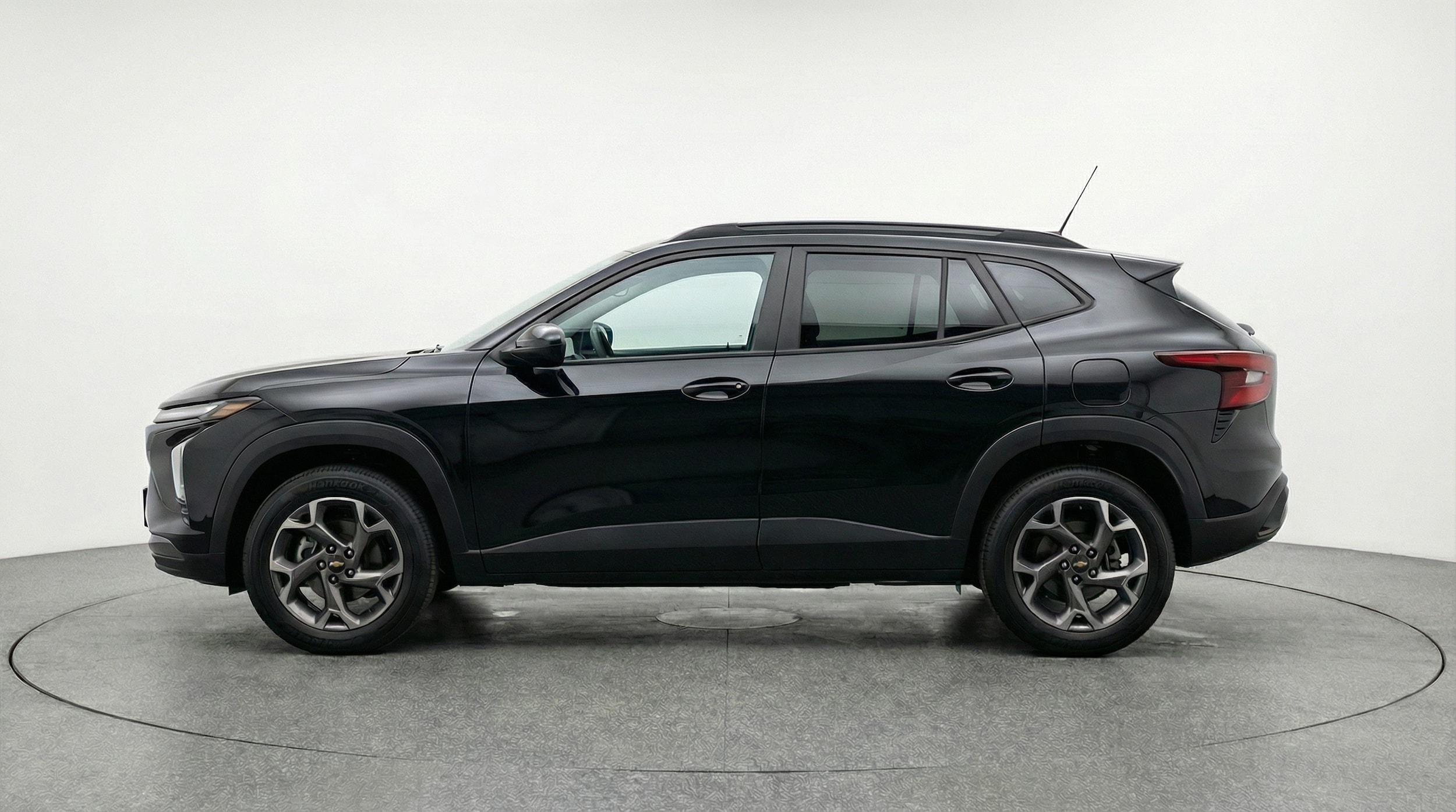Thumbnail: 2025 Chevrolet Trax - 4